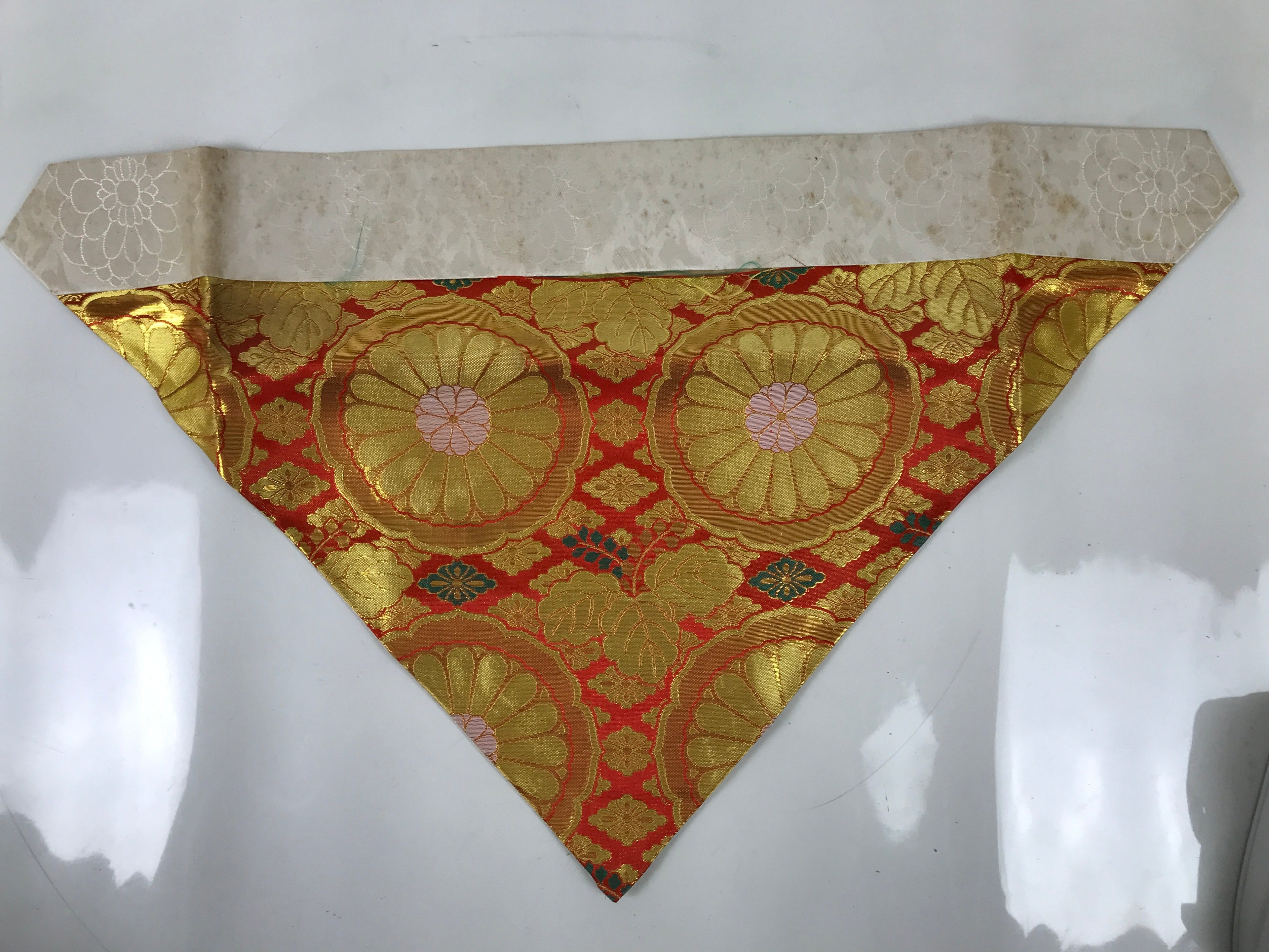 Japanese Buddhist Altar Silk Table Cloth Uchishiki Chrysanthemum Red Gold UC22