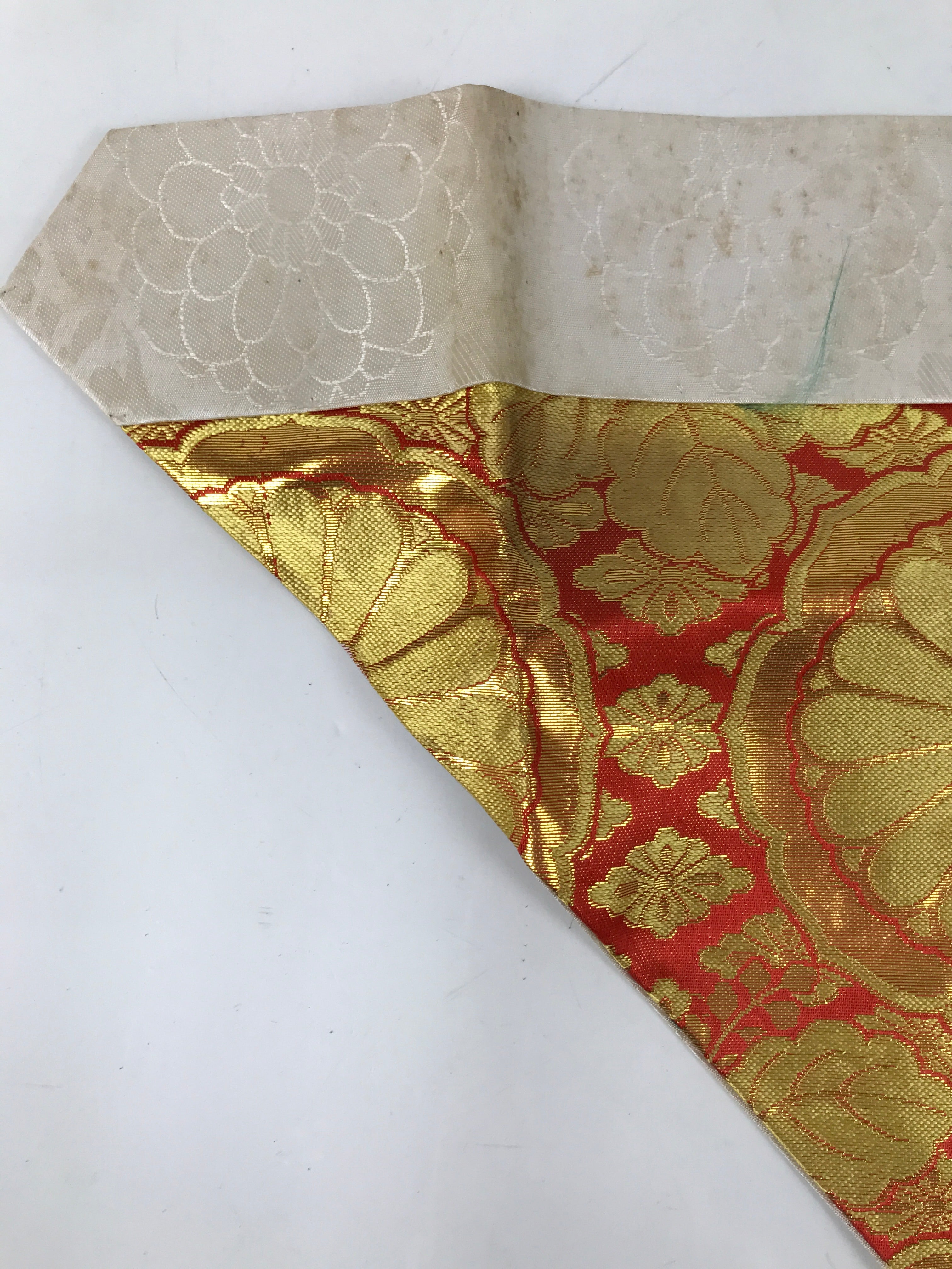 Japanese Buddhist Altar Silk Table Cloth Uchishiki Chrysanthemum Red Gold UC22