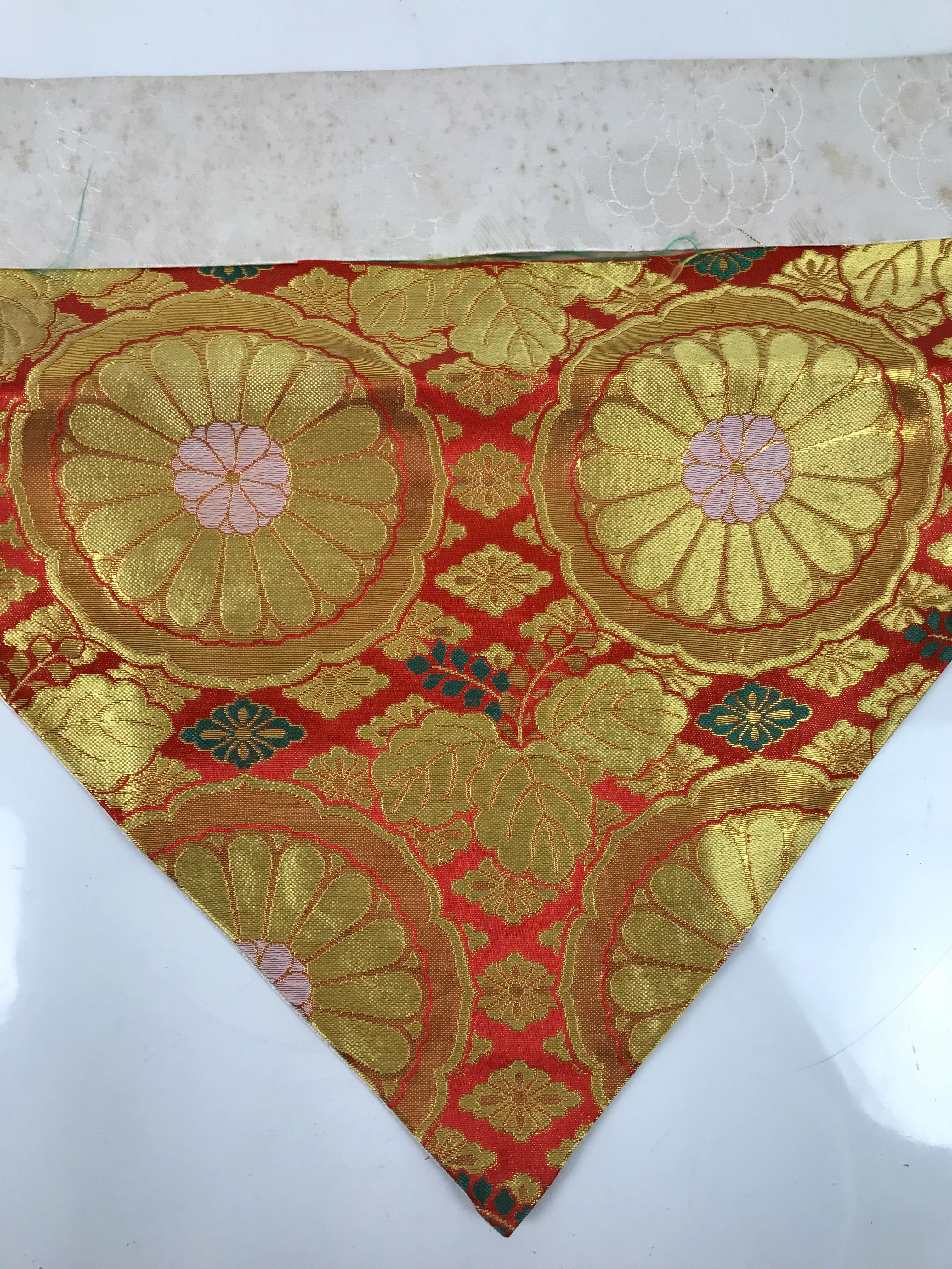Japanese Buddhist Altar Silk Table Cloth Uchishiki Chrysanthemum Red Gold UC22