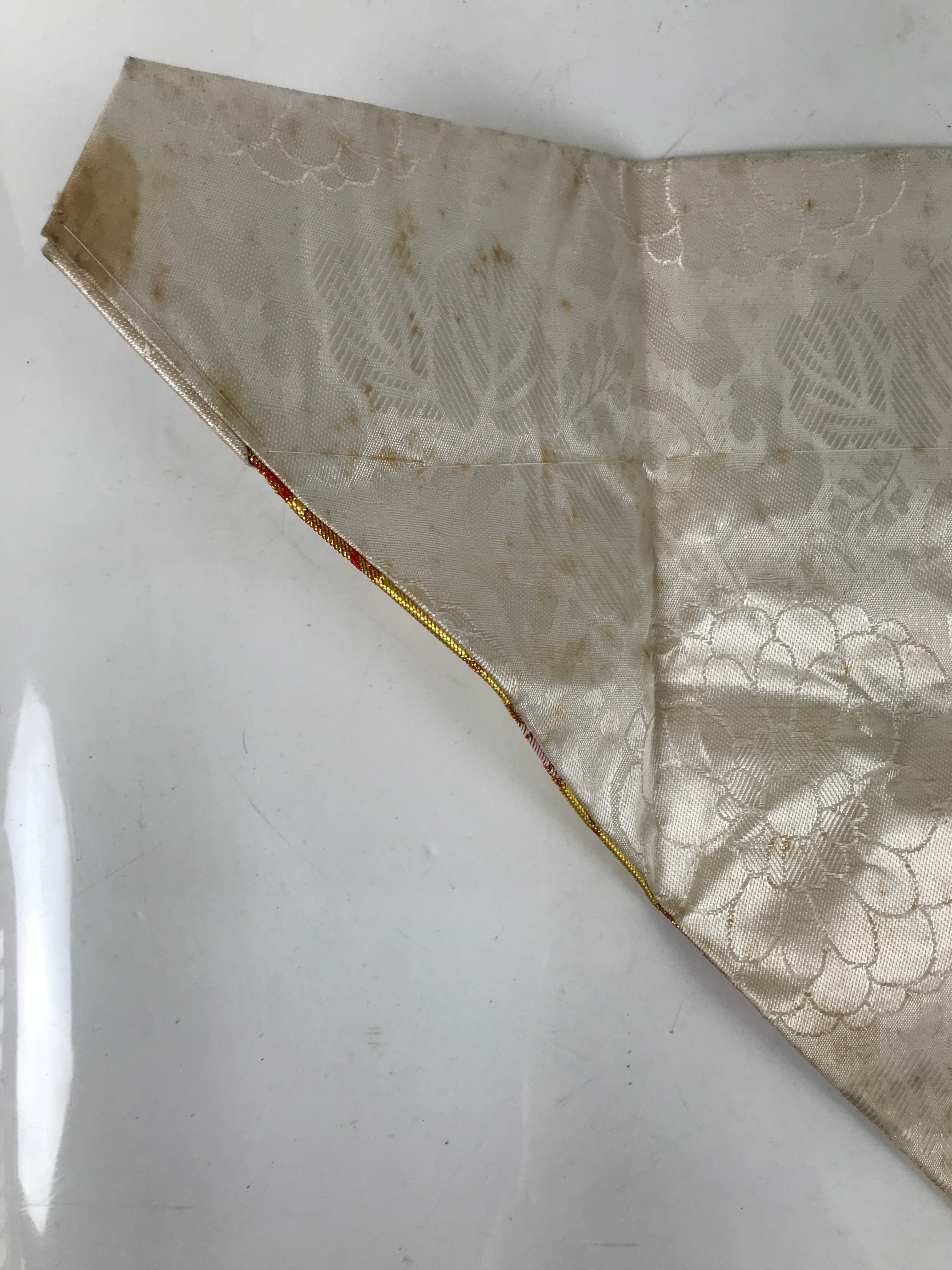 Japanese Buddhist Altar Silk Table Cloth Uchishiki Chrysanthemum Red Gold UC22
