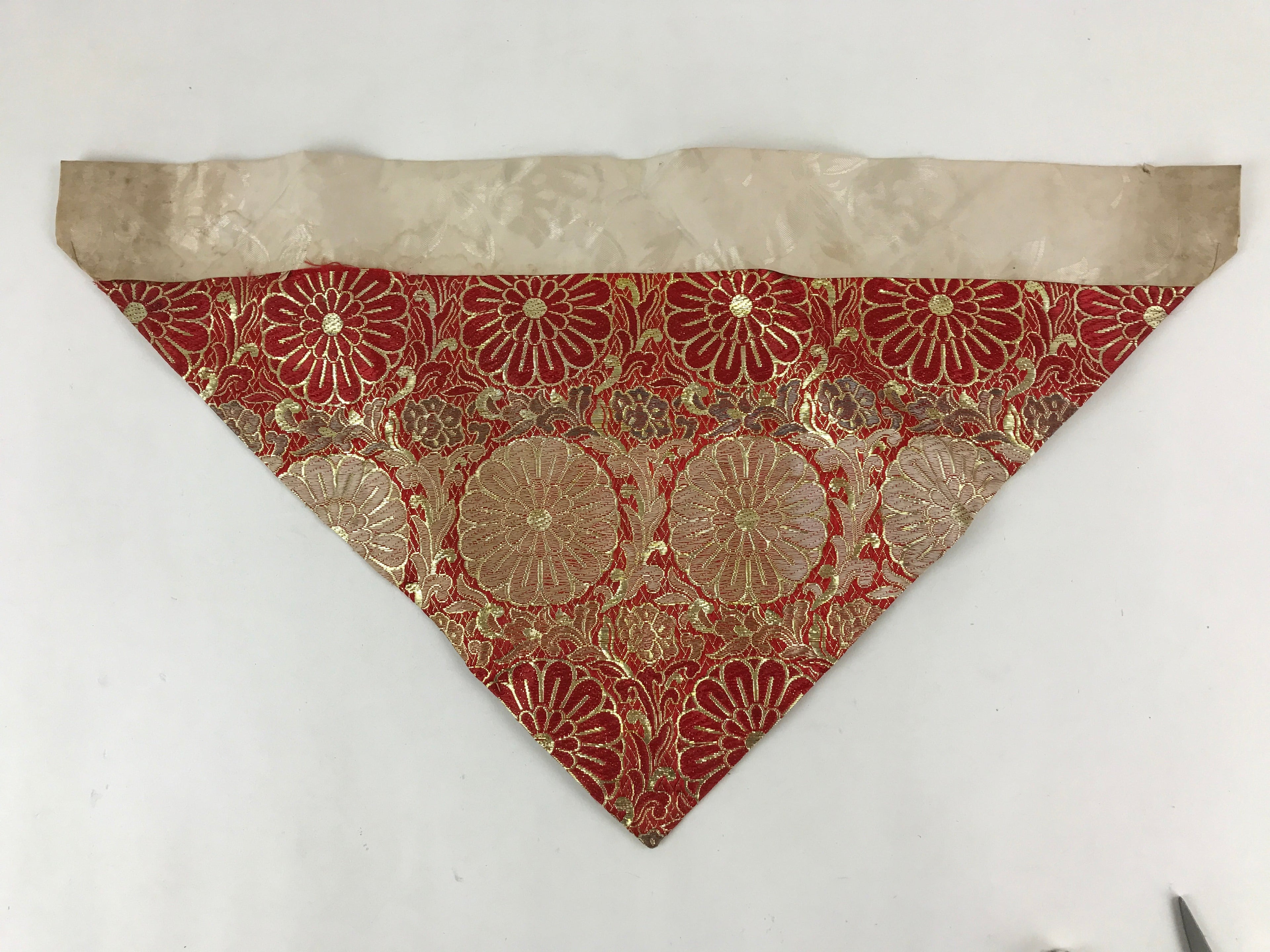 Japanese Buddhist Altar Silk Tablecloth Uchishiki Vtg Triangle Red Gold BA97