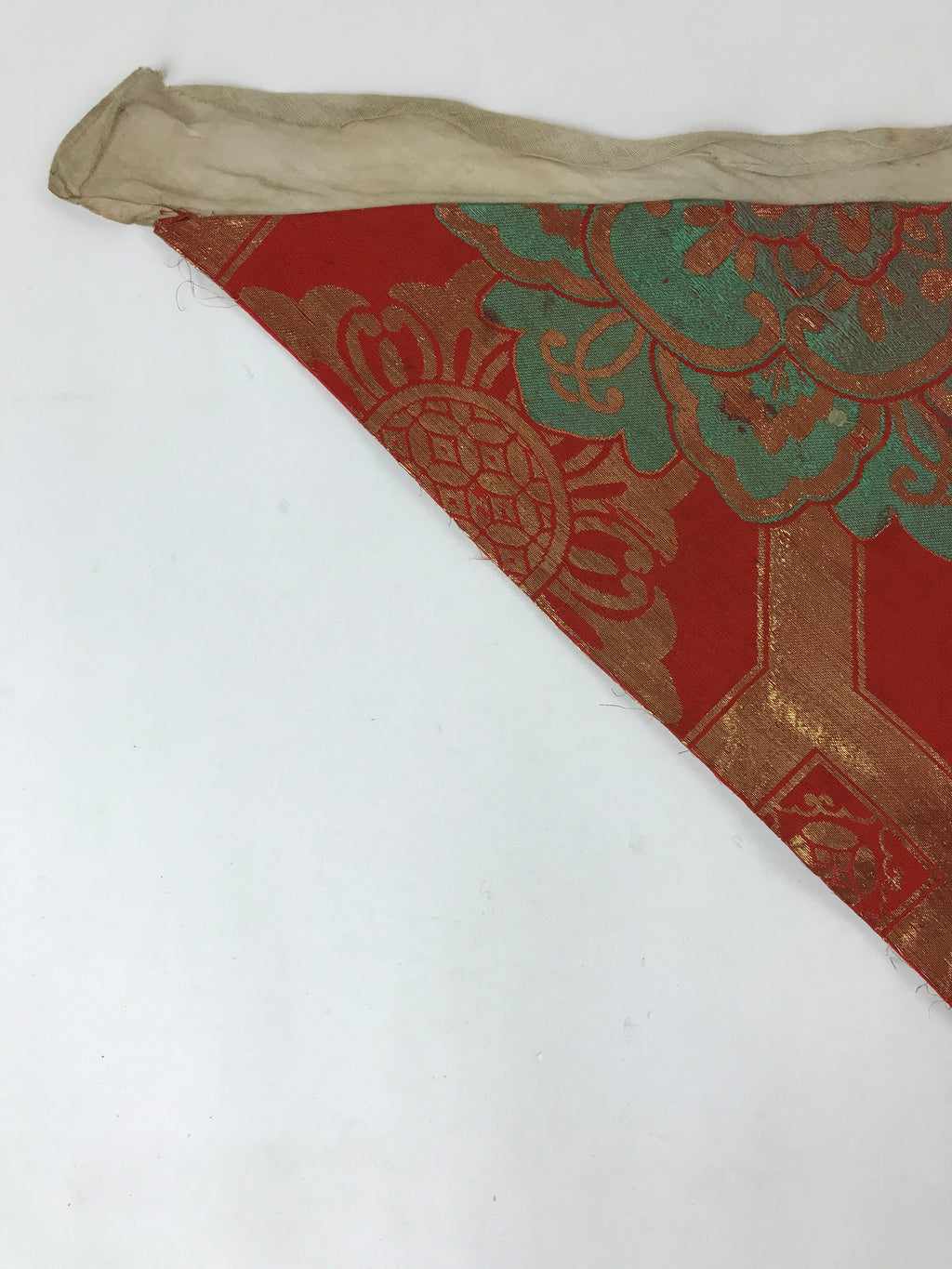 Japanese Buddhist Altar Silk Tablecloth Uchishiki Vtg Triangle Red Peony BA100