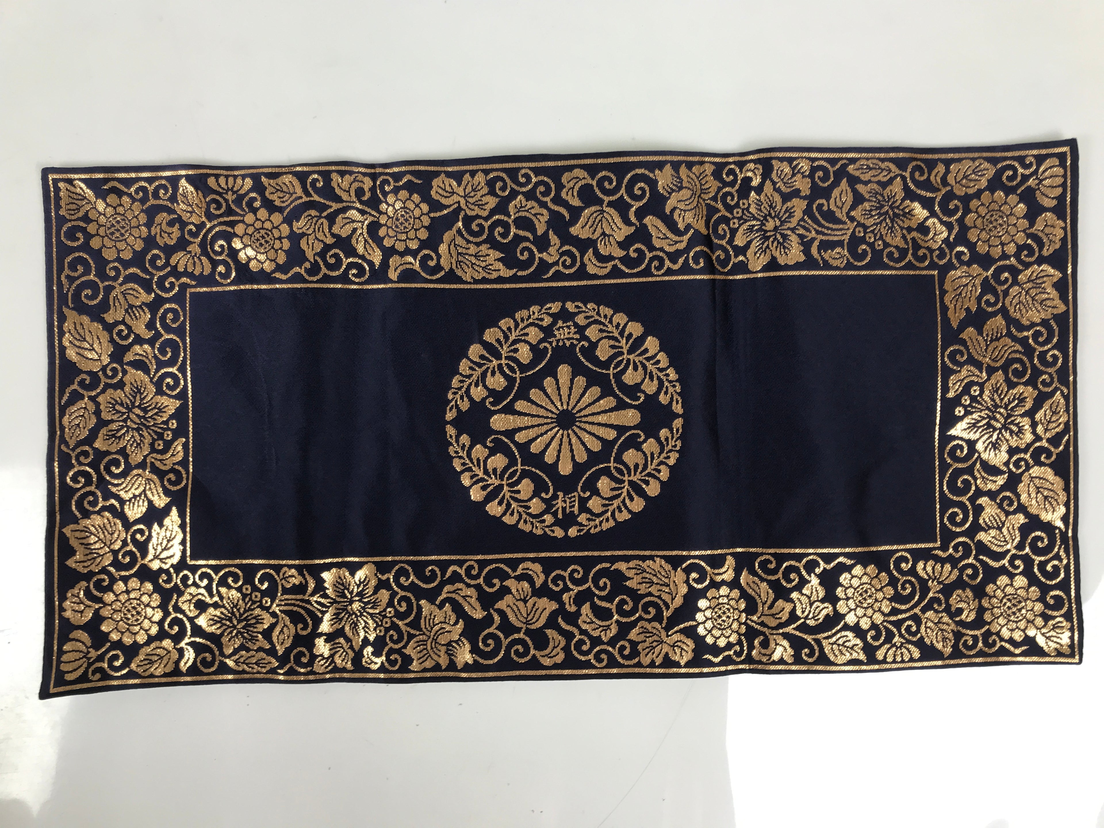 Japanese Buddhist Altar Table Silk Cloth Uchishiki Rectangle Kyozukue Mon BA609