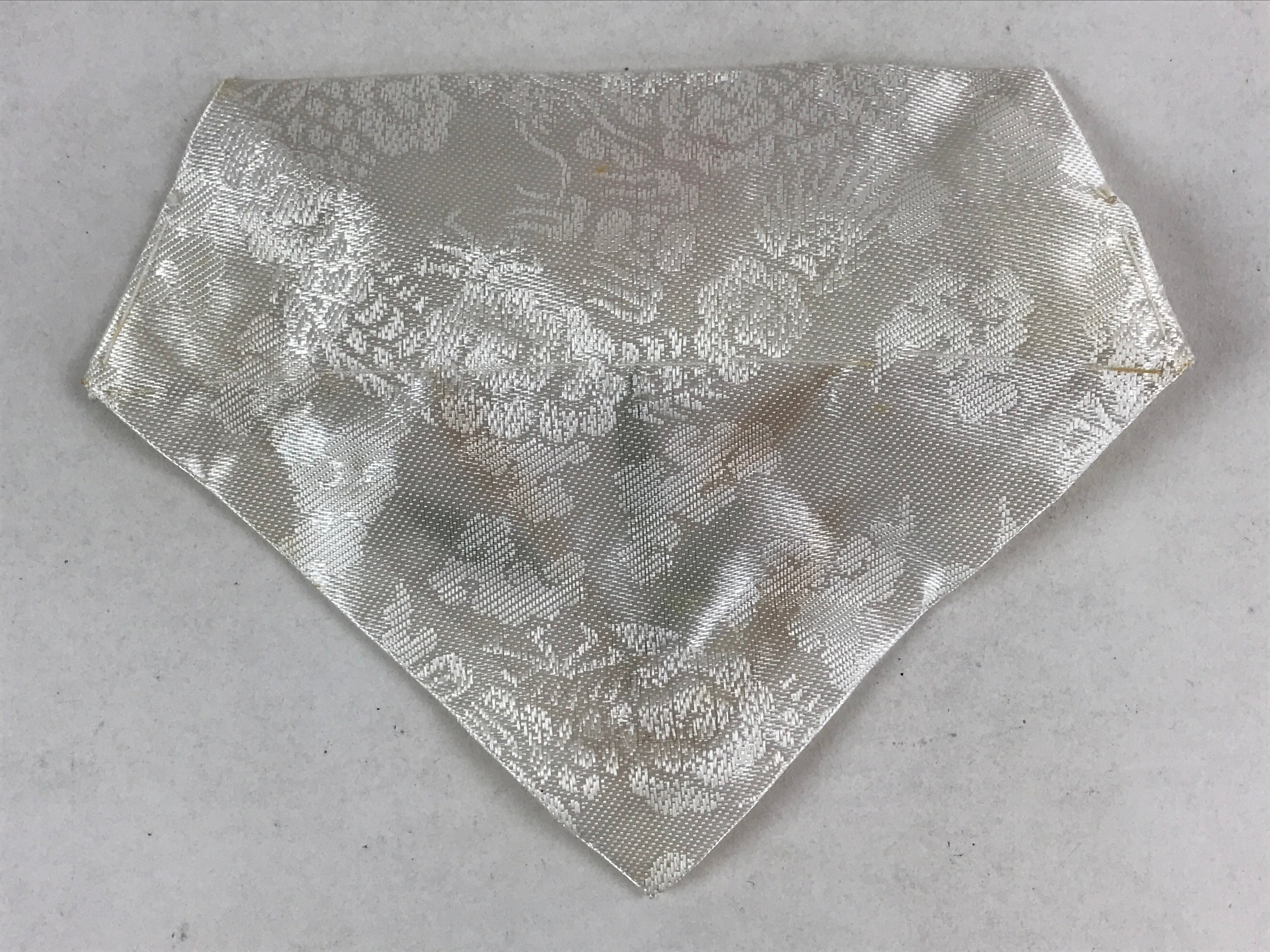 Japanese Buddhist Altar Tablecloth Silk Uchishiki Triangle Uwajoku White BA48