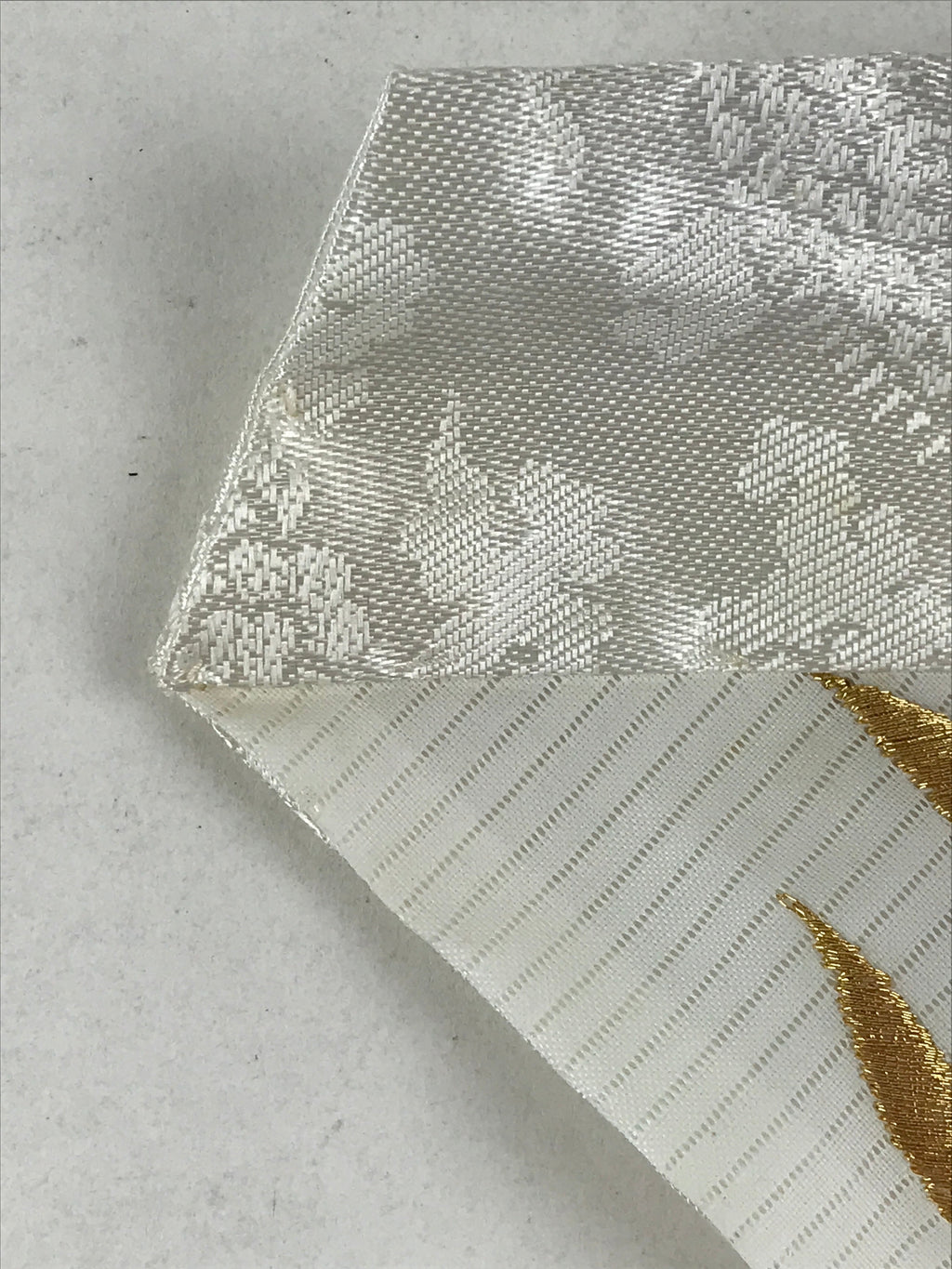 Japanese Buddhist Altar Tablecloth Silk Uchishiki Triangle Uwajoku White BA48
