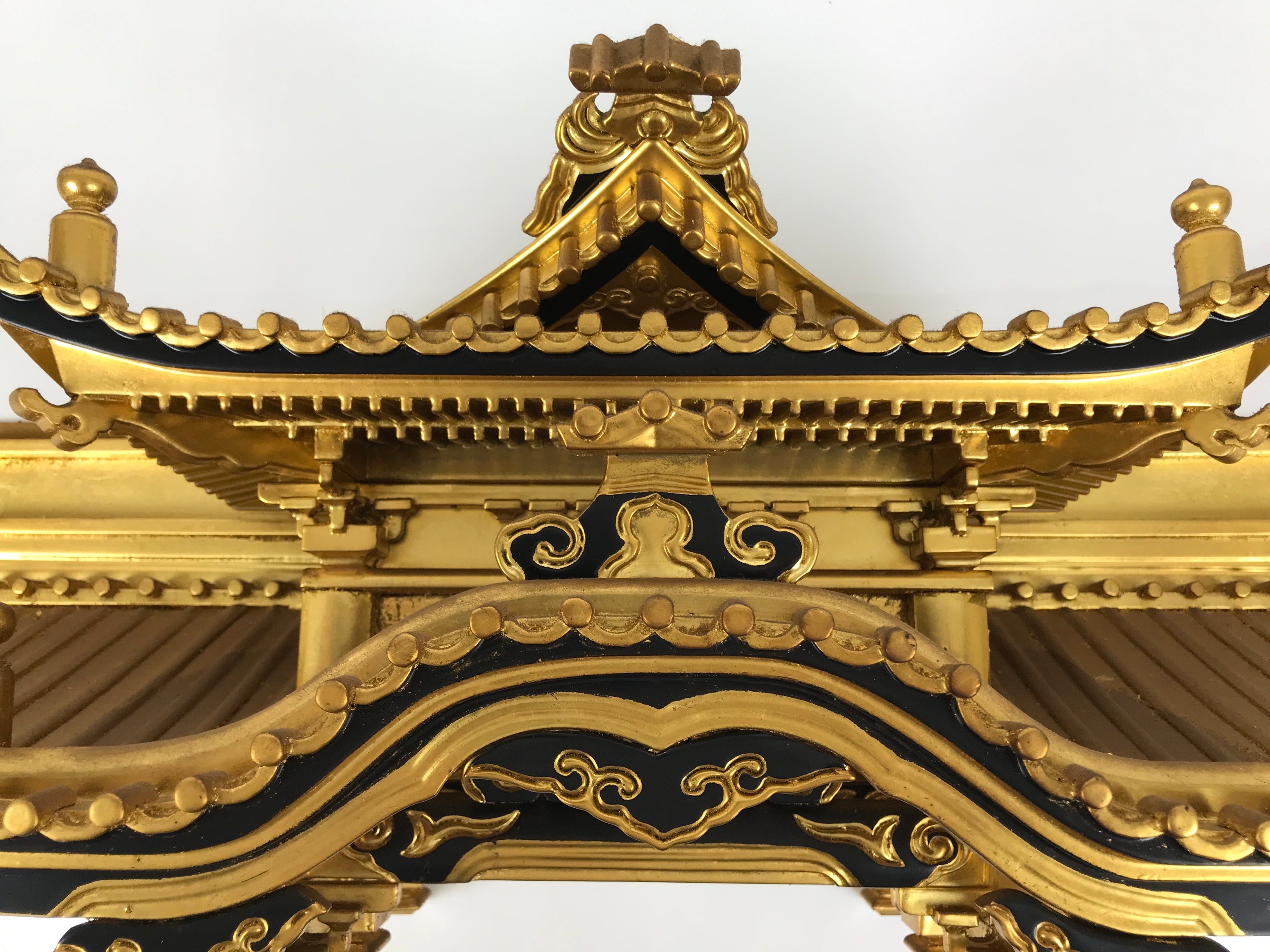 Japanese Buddhist Altar Wooden Lacquer Temple Roof Part Carved Gold Black BP31