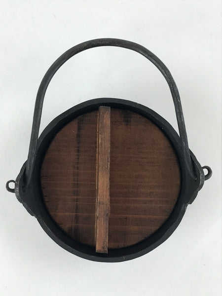 https://chidorivintage.com/cdn/shop/files/Japanese-Cast-Iron-Small-Size-Hanging-Stew-Pot-Vtg-Nanbu-Tekki-Wooden-Lid-T108-5_grande.jpg?v=1686771825