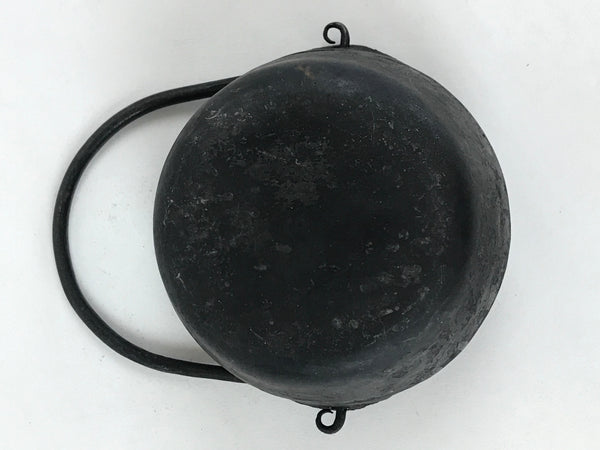 https://chidorivintage.com/cdn/shop/files/Japanese-Cast-Iron-Small-Size-Hanging-Stew-Pot-Vtg-Nanbu-Tekki-Wooden-Lid-T108-8_grande.jpg?v=1686771841