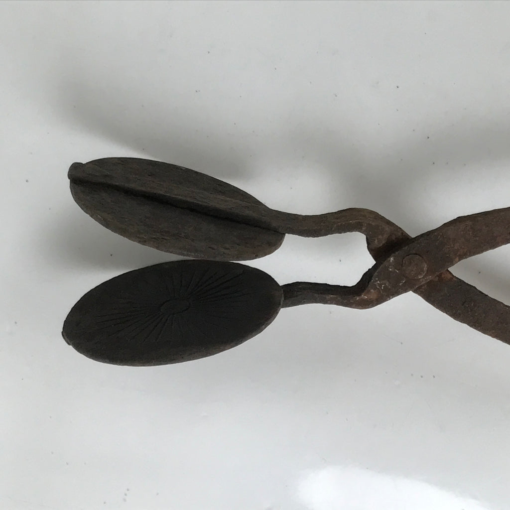 Japanese Cast Iron Yaki-In Branding Press Stamp Vtg Sweets Chrysanthemum T152