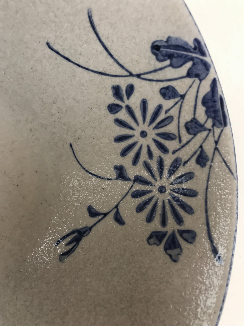 Japanese Ceramic Big Bowl Vtg White Light Blue Flower Ramen Donburi PY607