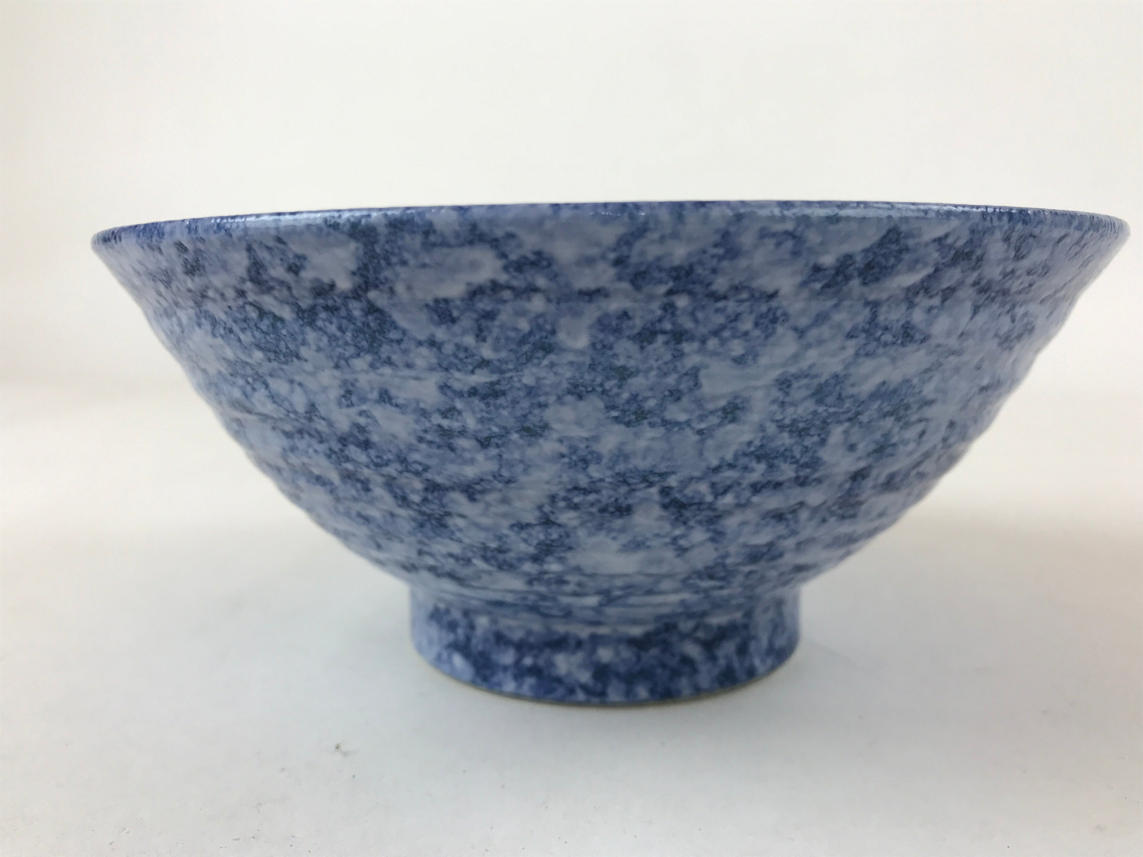Japanese Ceramic Big Bowl Vtg White Light Blue Flower Ramen Donburi PY607
