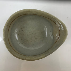 Japanese Ceramic Bowl Kobachi Vtg Nabe Side Dish Teardrop Beige Gray PY901