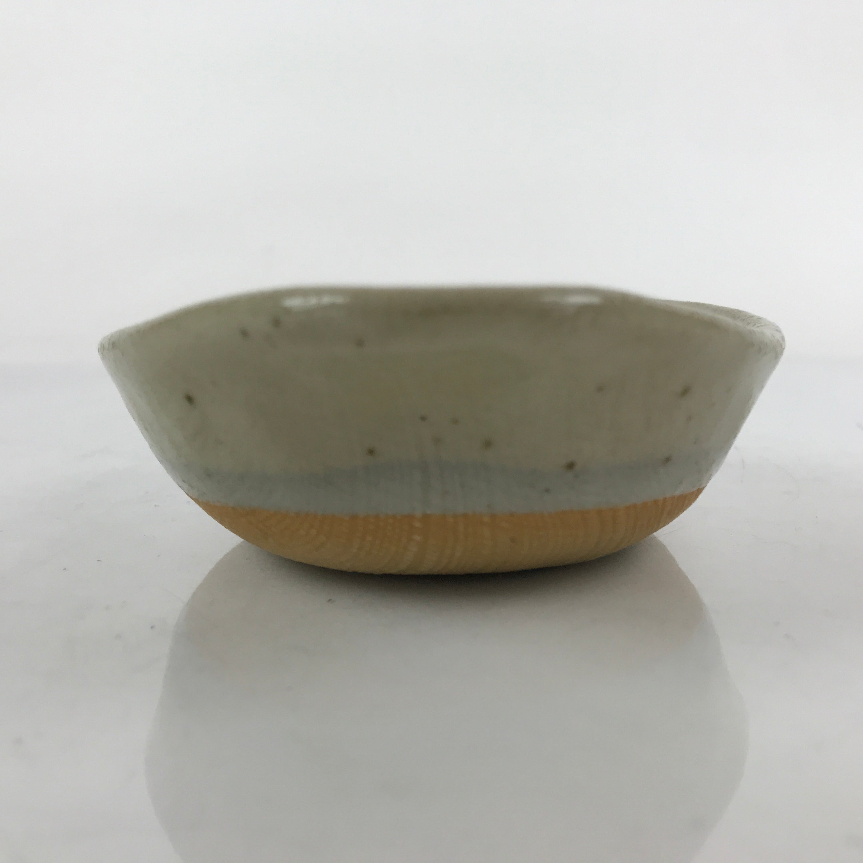 Japanese Ceramic Bowl Kobachi Vtg Nabe Side Dish Teardrop Beige Gray PY902