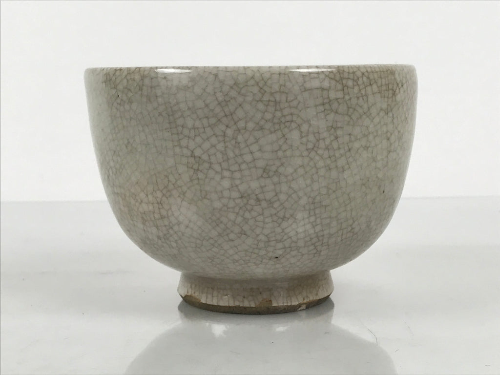 Japanese Ceramic Green Tea Bowl Matcha Chawan Pottery Off-White Crackle CHB157