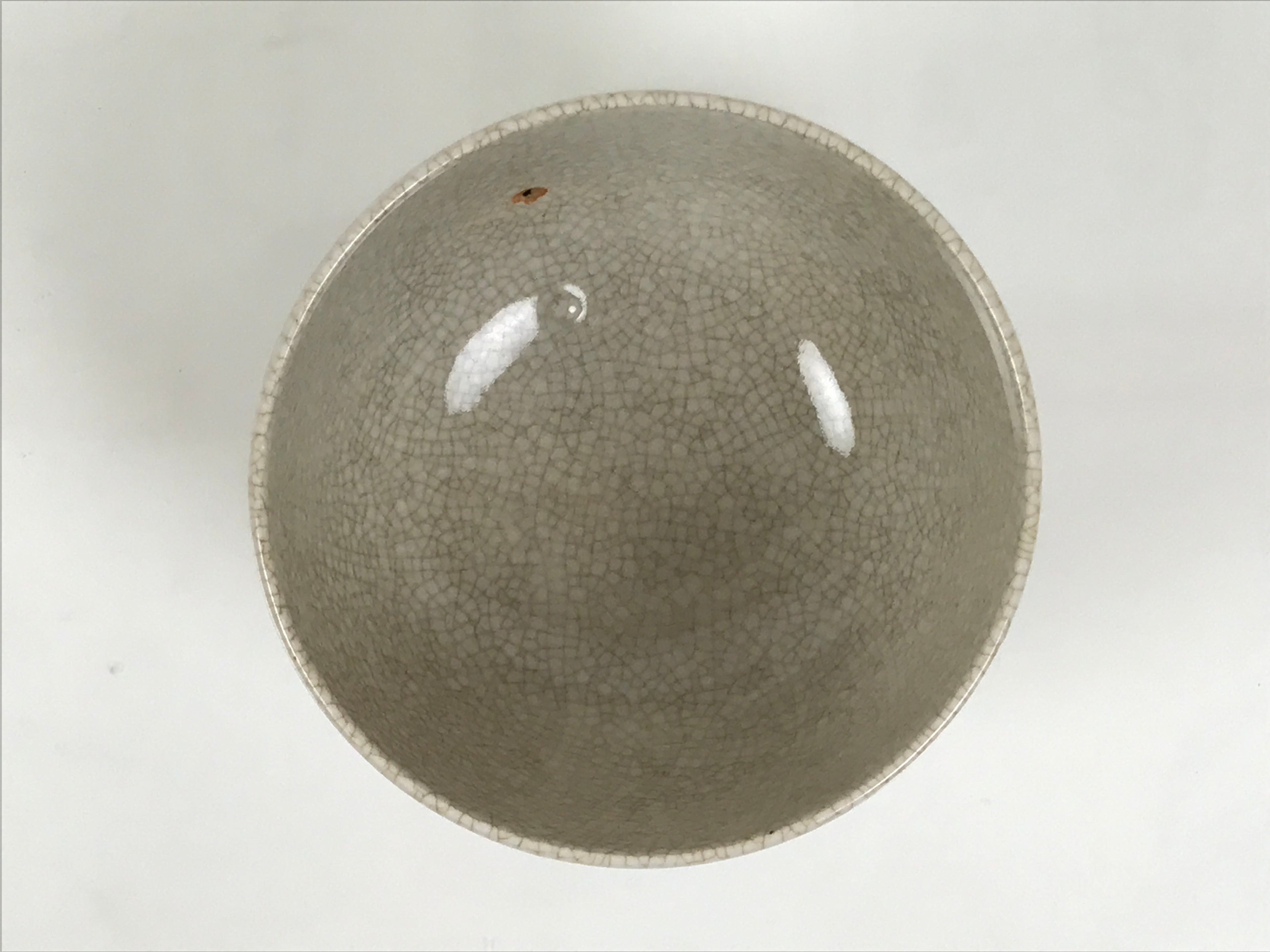 Japanese Ceramic Green Tea Bowl Matcha Chawan Pottery Off-White Crackle CHB157