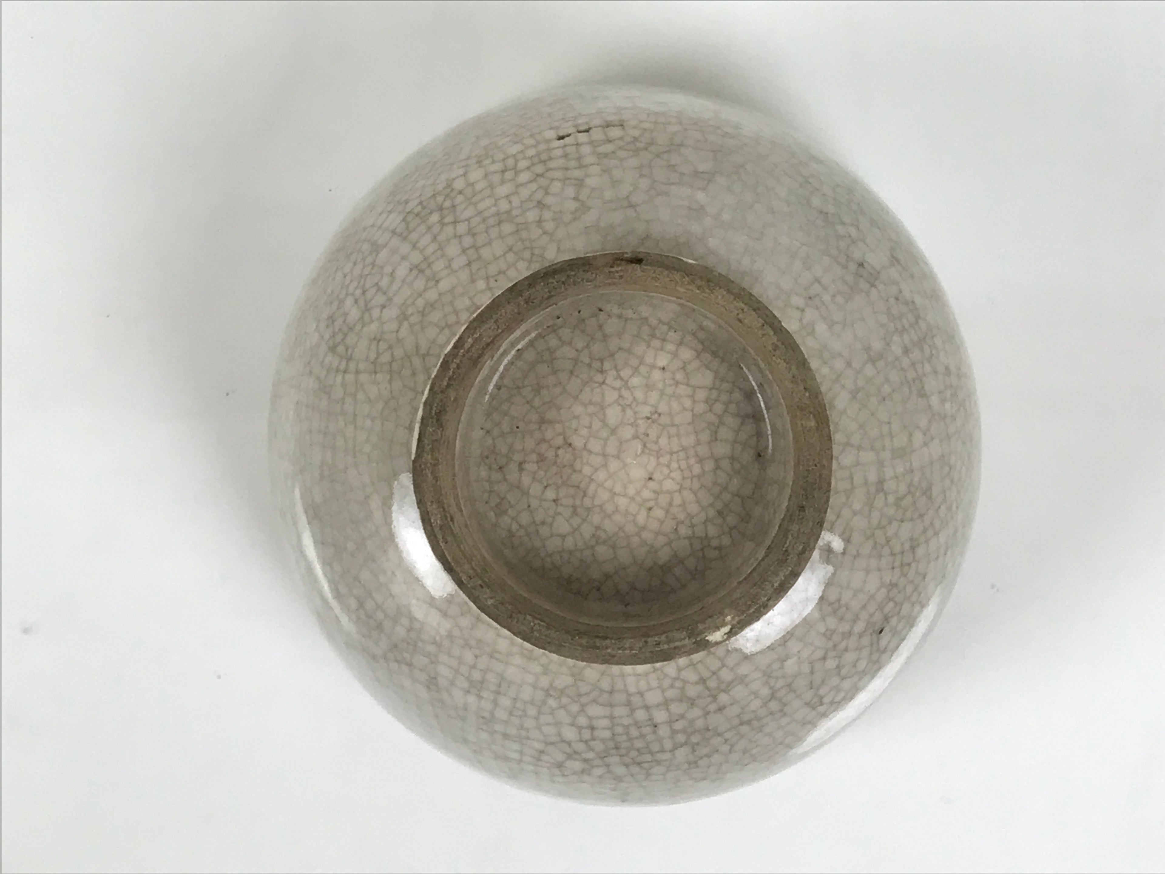 Japanese Ceramic Green Tea Bowl Matcha Chawan Pottery Off-White Crackle CHB157