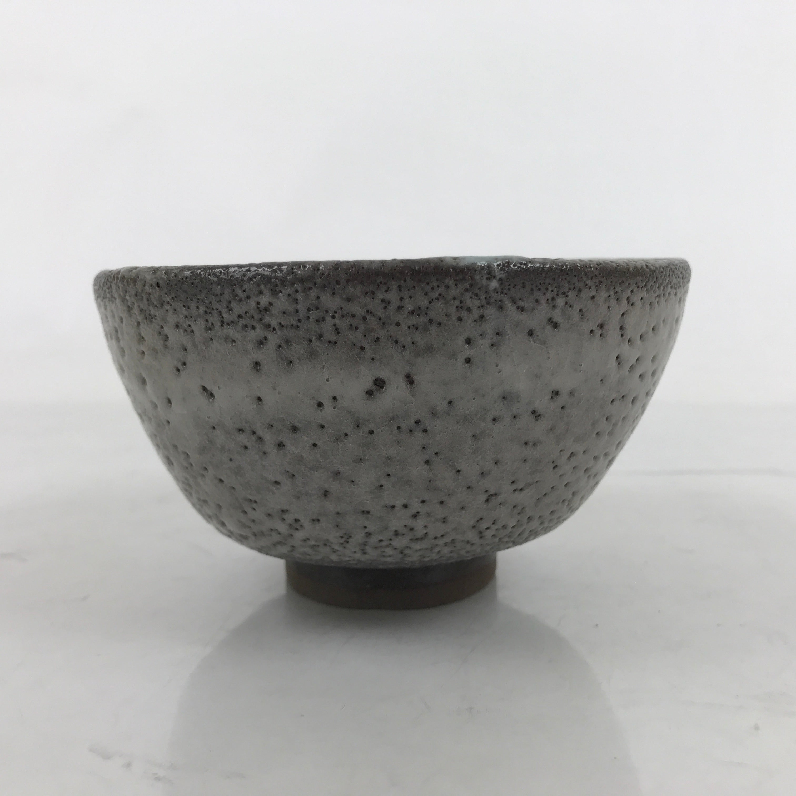 Japanese Ceramic Green Tea Bowl Matcha Chawan Vtg Gray Brown Dots Thick CHB85