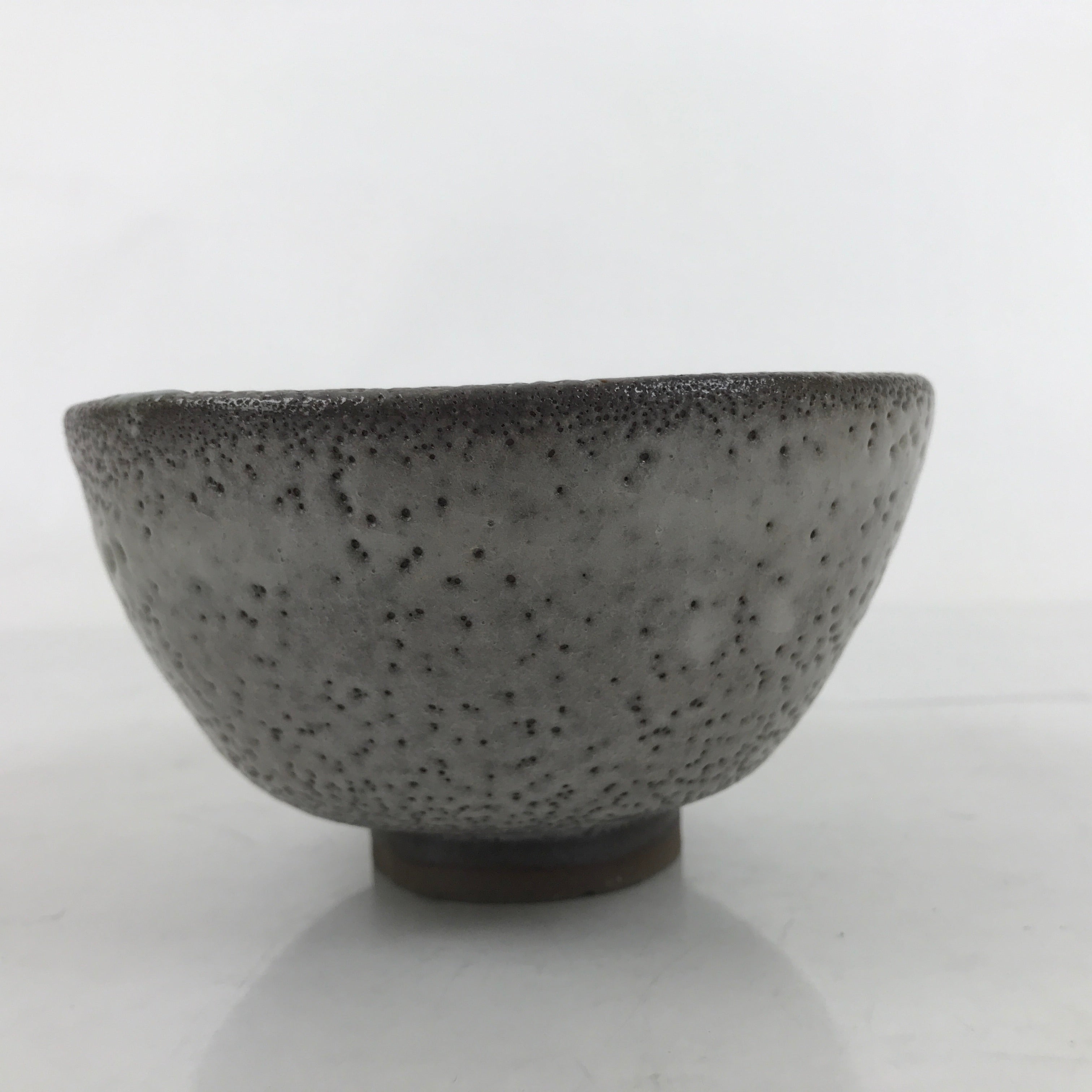 Japanese Ceramic Green Tea Bowl Matcha Chawan Vtg Gray Brown Dots Thick CHB85