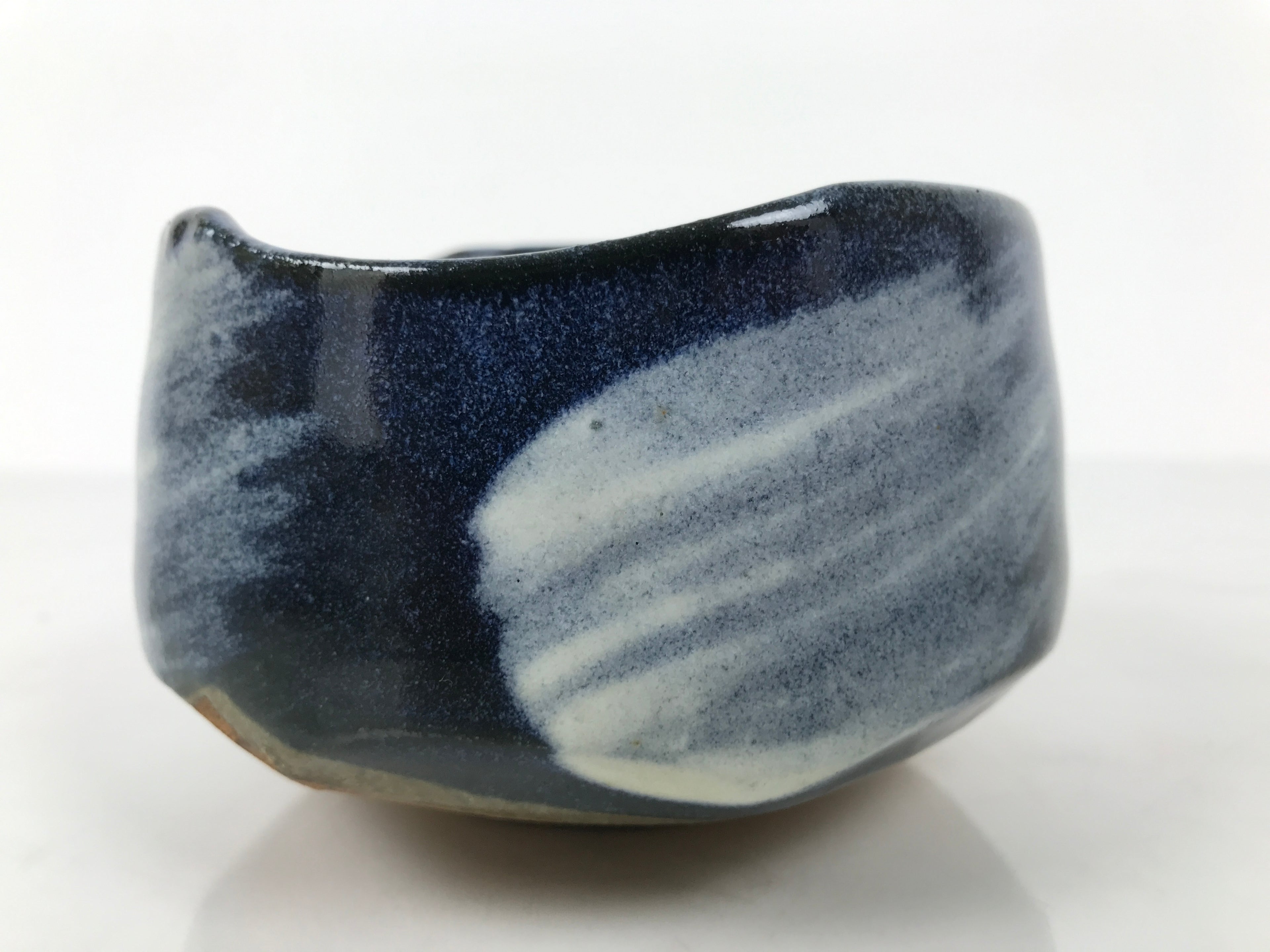 Japanese Ceramic Green Tea Bowl Matcha Chawan Vtg Pottery Blue White CHB129