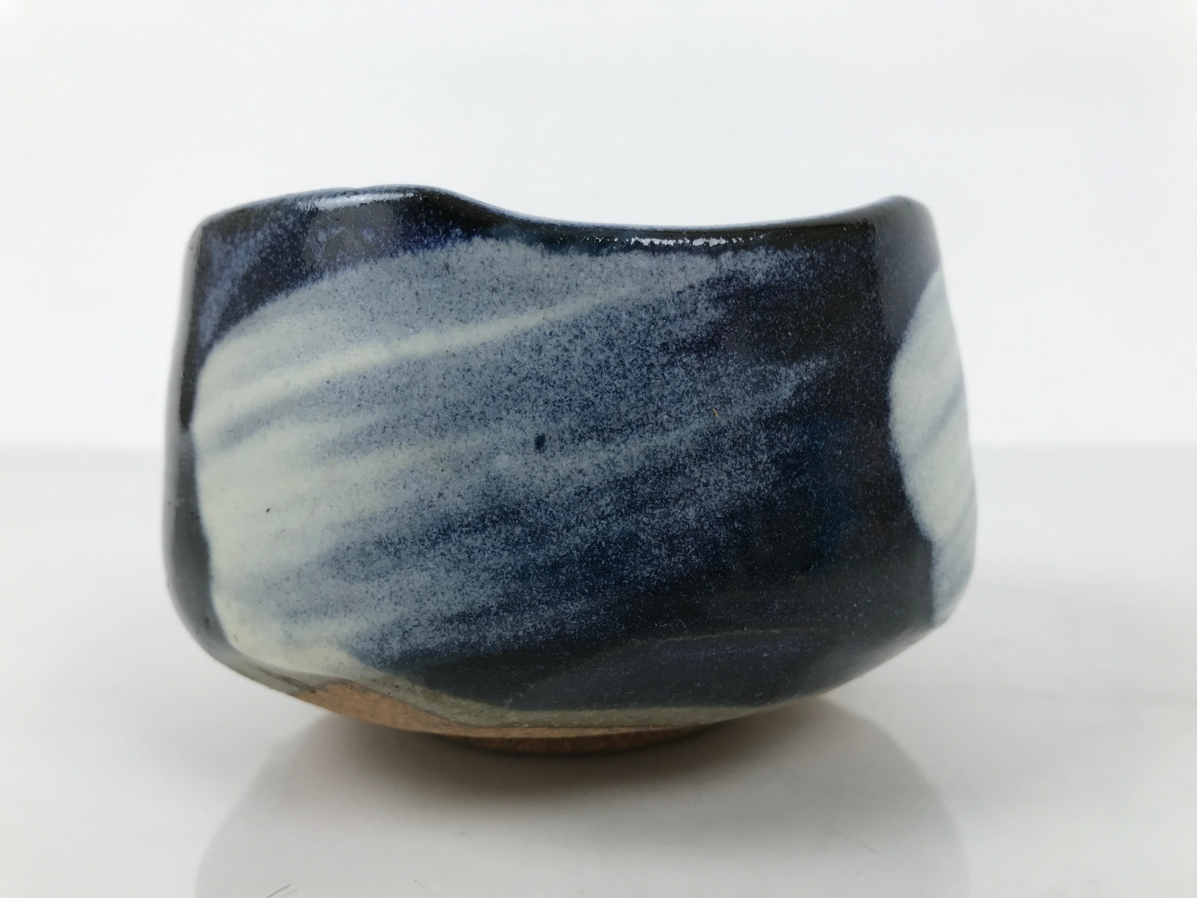 Japanese Ceramic Green Tea Bowl Matcha Chawan Vtg Pottery Blue White CHB129