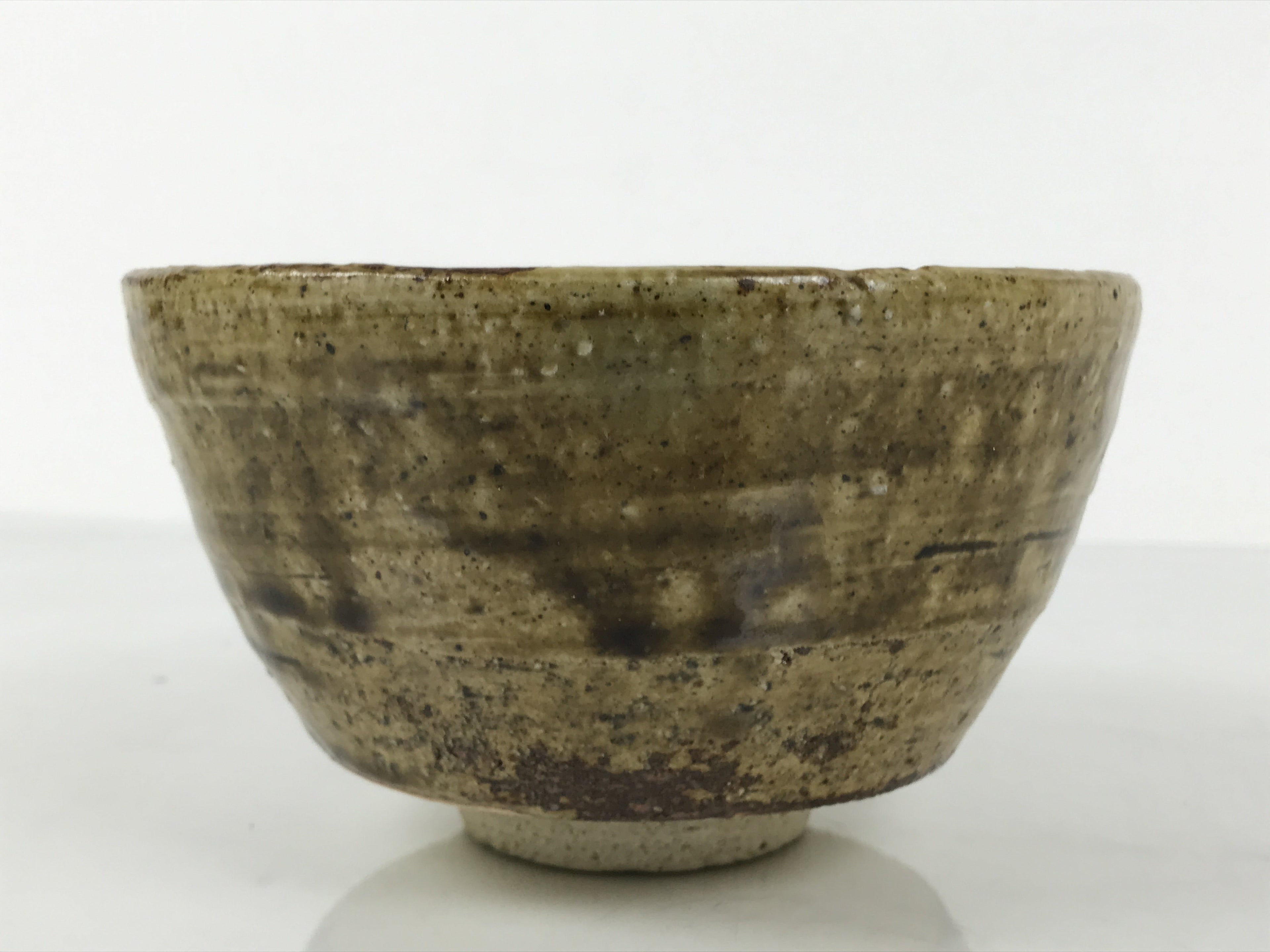 Japanese Ceramic Green Tea Bowl Matcha Chawan Vtg Pottery Brown Crest CHB116