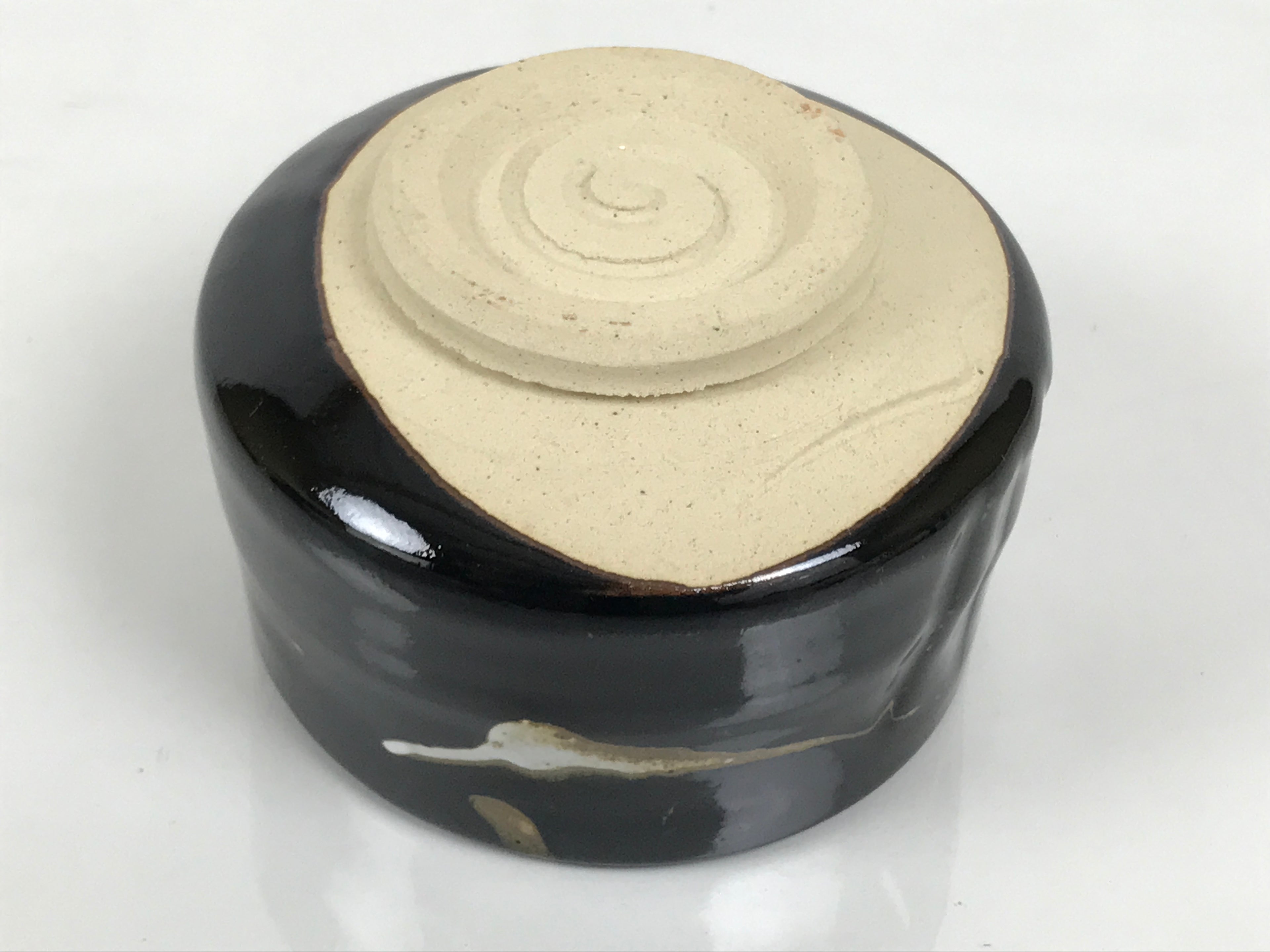 Japanese Ceramic Green Tea Bowl Matcha Chawan Vtg Pottery Glossy Black CHB164