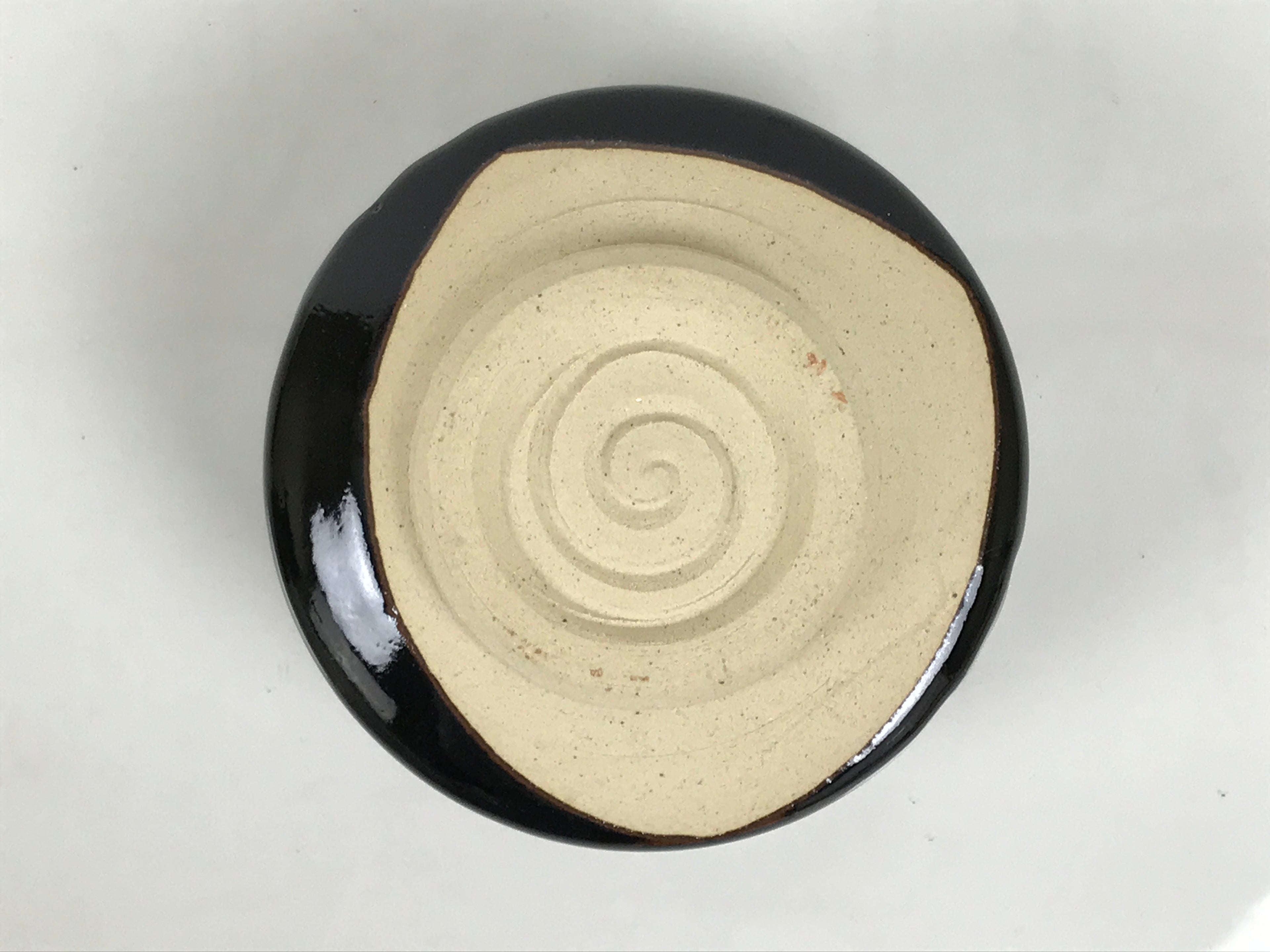 Japanese Ceramic Green Tea Bowl Matcha Chawan Vtg Pottery Glossy Black CHB164