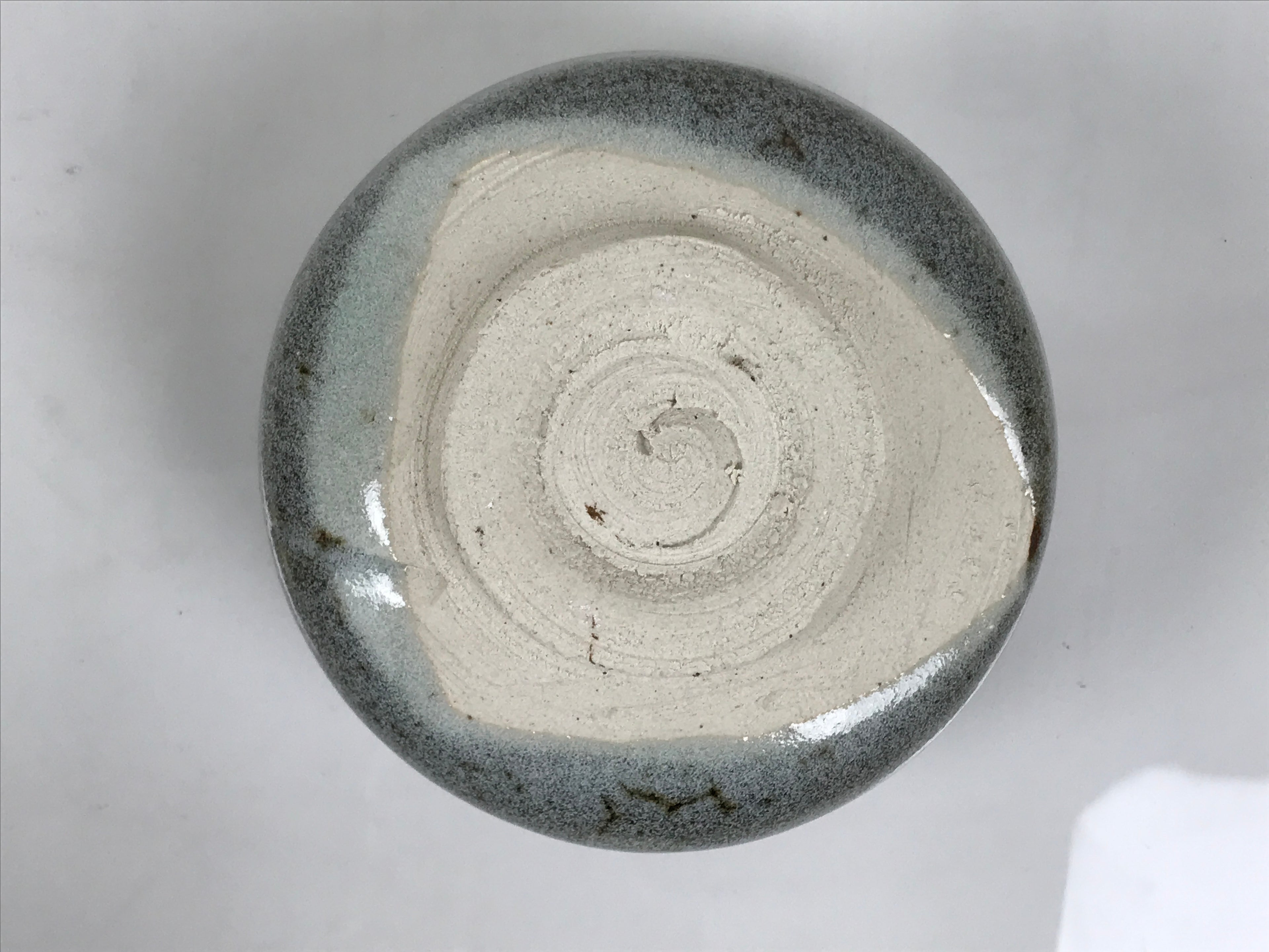 Japanese Ceramic Green Tea Bowl Matcha Chawan Vtg Pottery Gray Brown CHB146