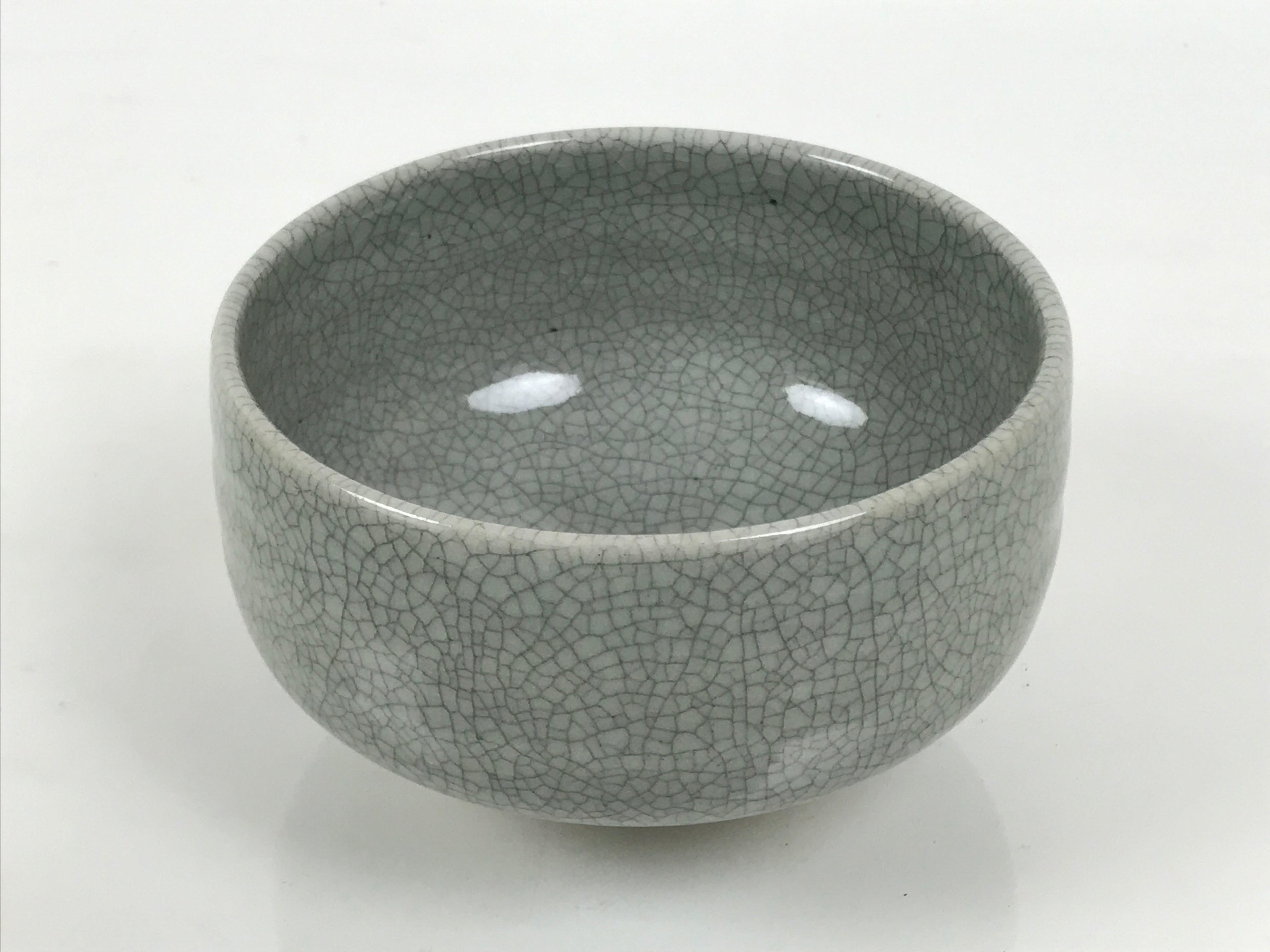 Japanese Ceramic Green Tea Bowl Matcha Chawan Vtg Pottery Gray Crackle CHB149