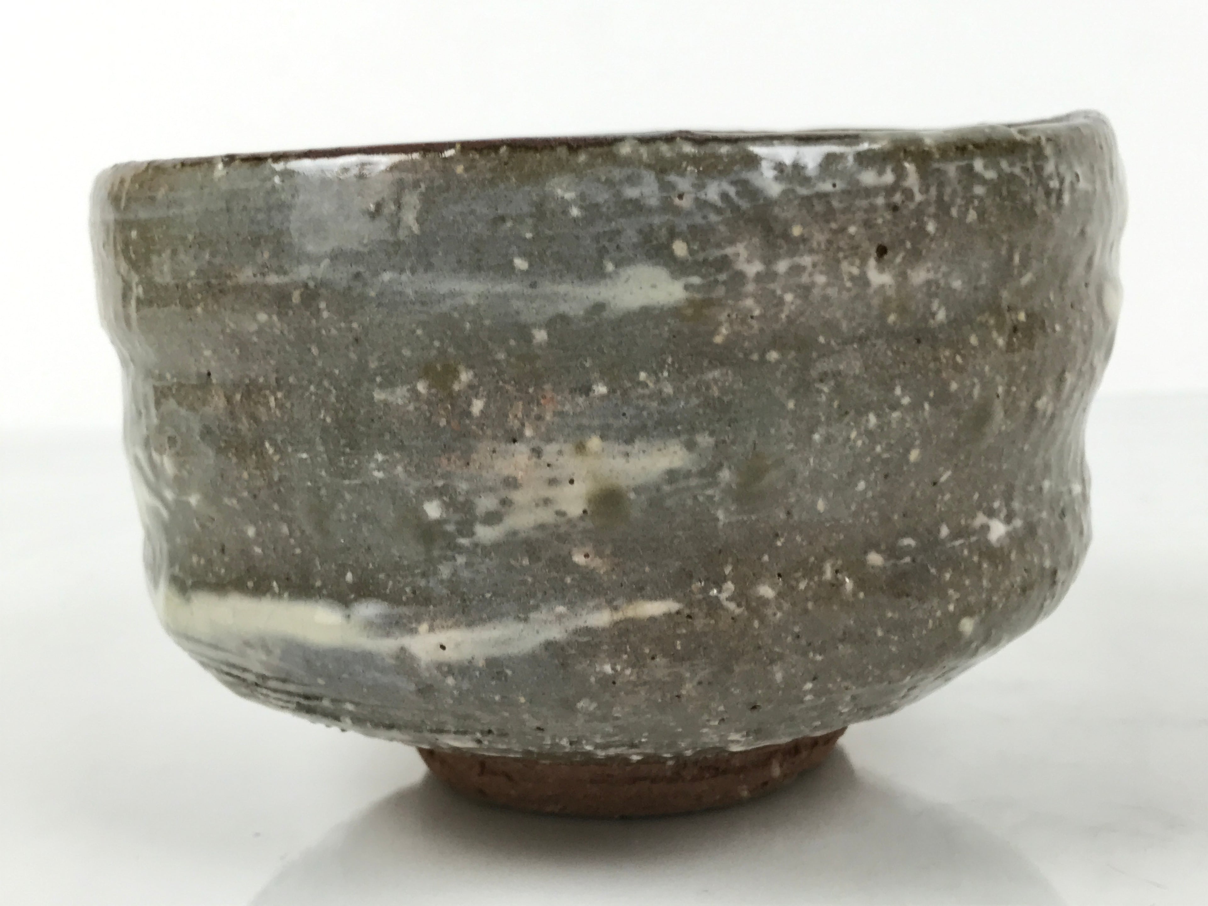 Japanese Ceramic Green Tea Bowl Matcha Chawan Vtg Pottery Gray White CHB136