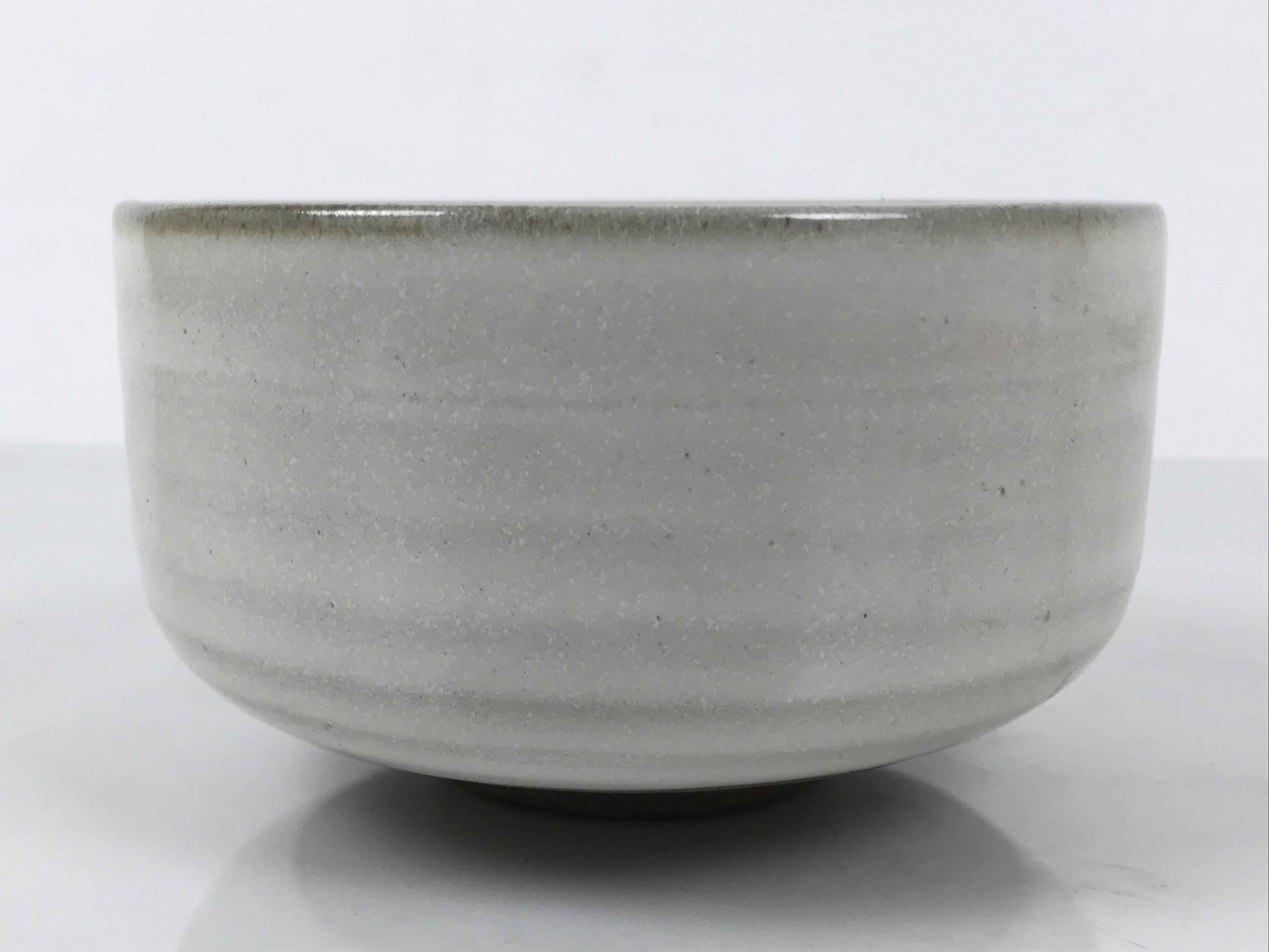 Japanese Ceramic Green Tea Bowl Matcha Chawan Vtg Pottery White Brown CHB117