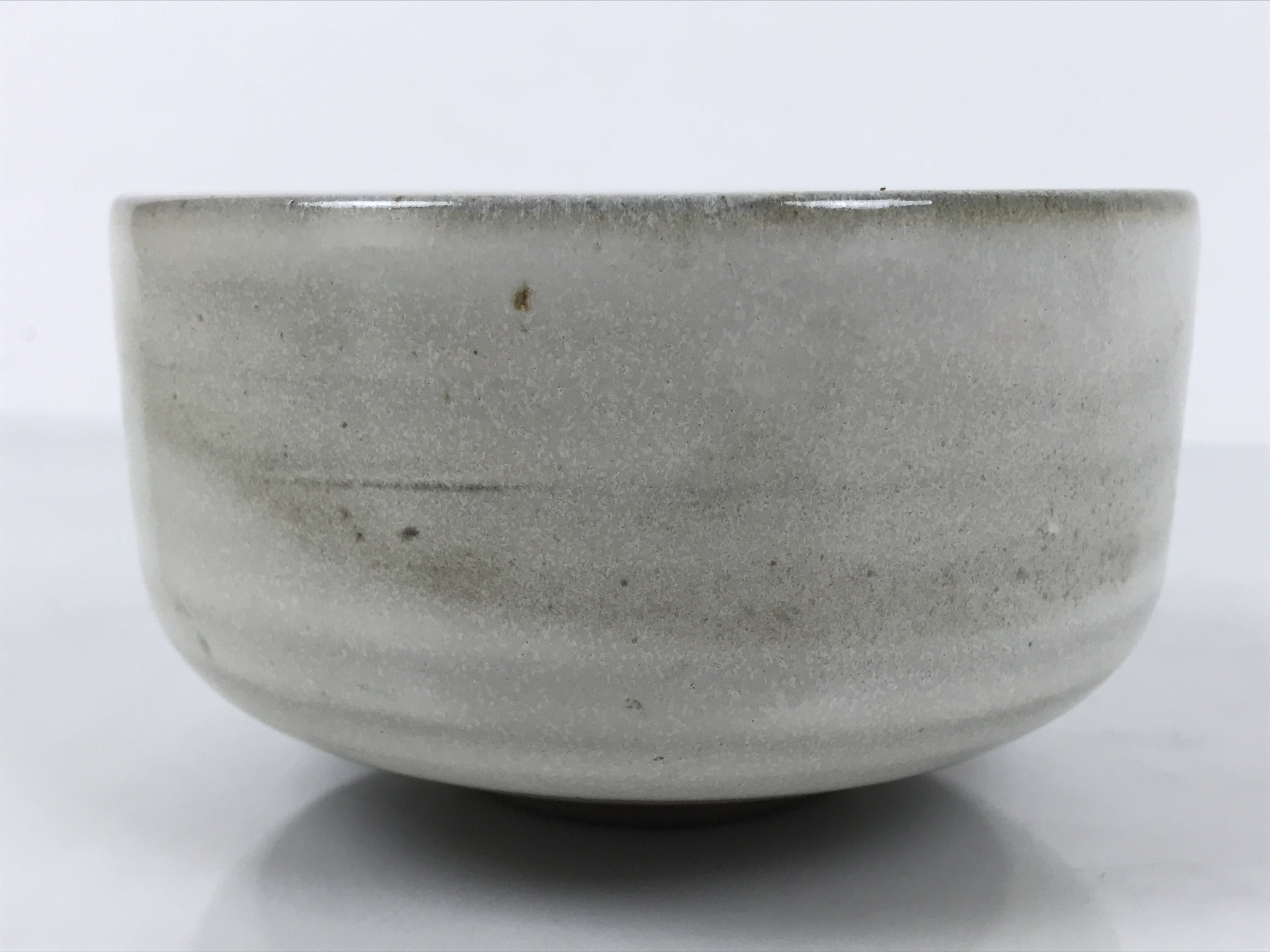 Japanese Ceramic Green Tea Bowl Matcha Chawan Vtg Pottery White Brown CHB117