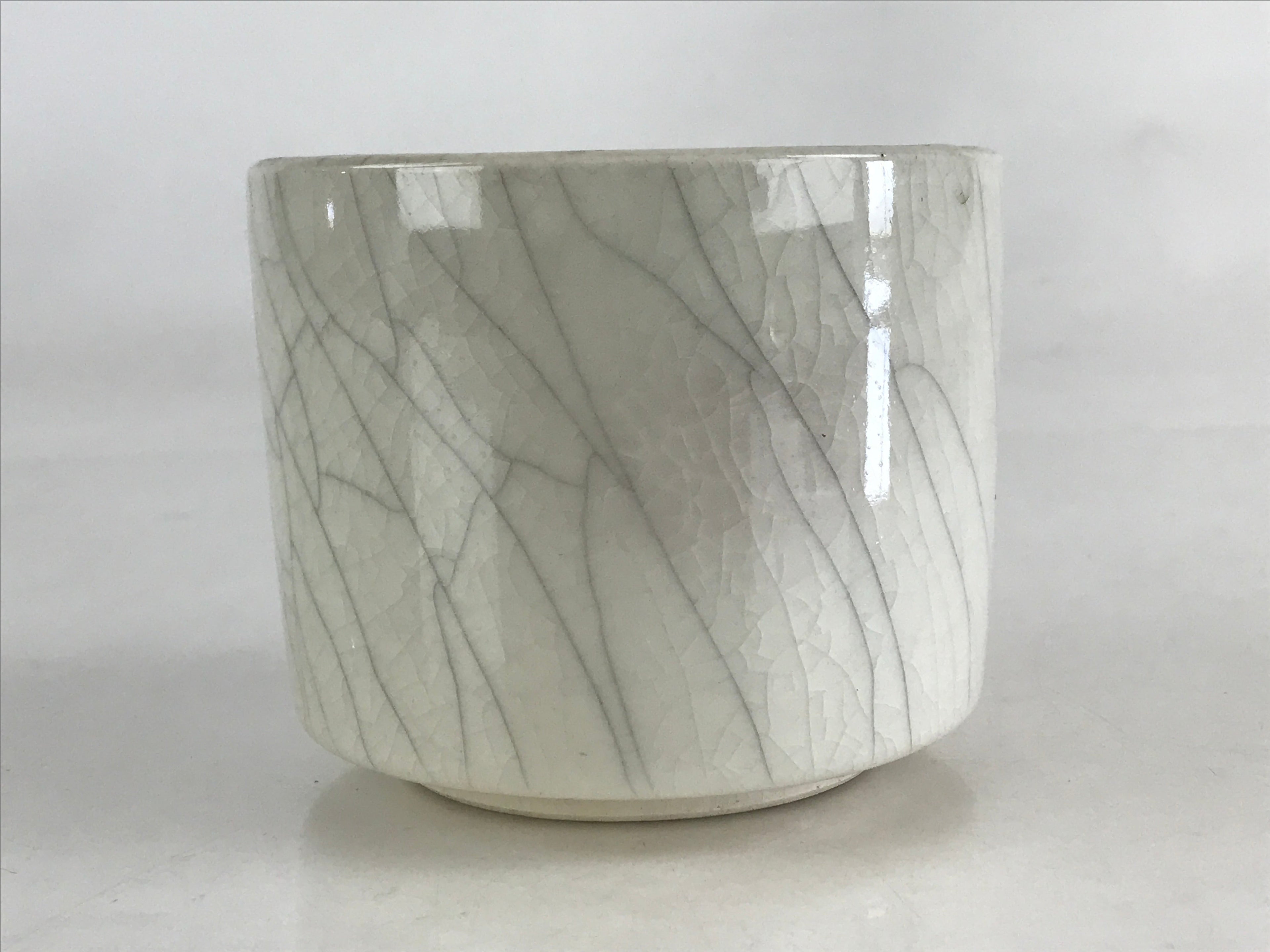 Japanese Ceramic Green Tea Bowl Vtg Chawan Tea Ceremony Matcha White GTB978