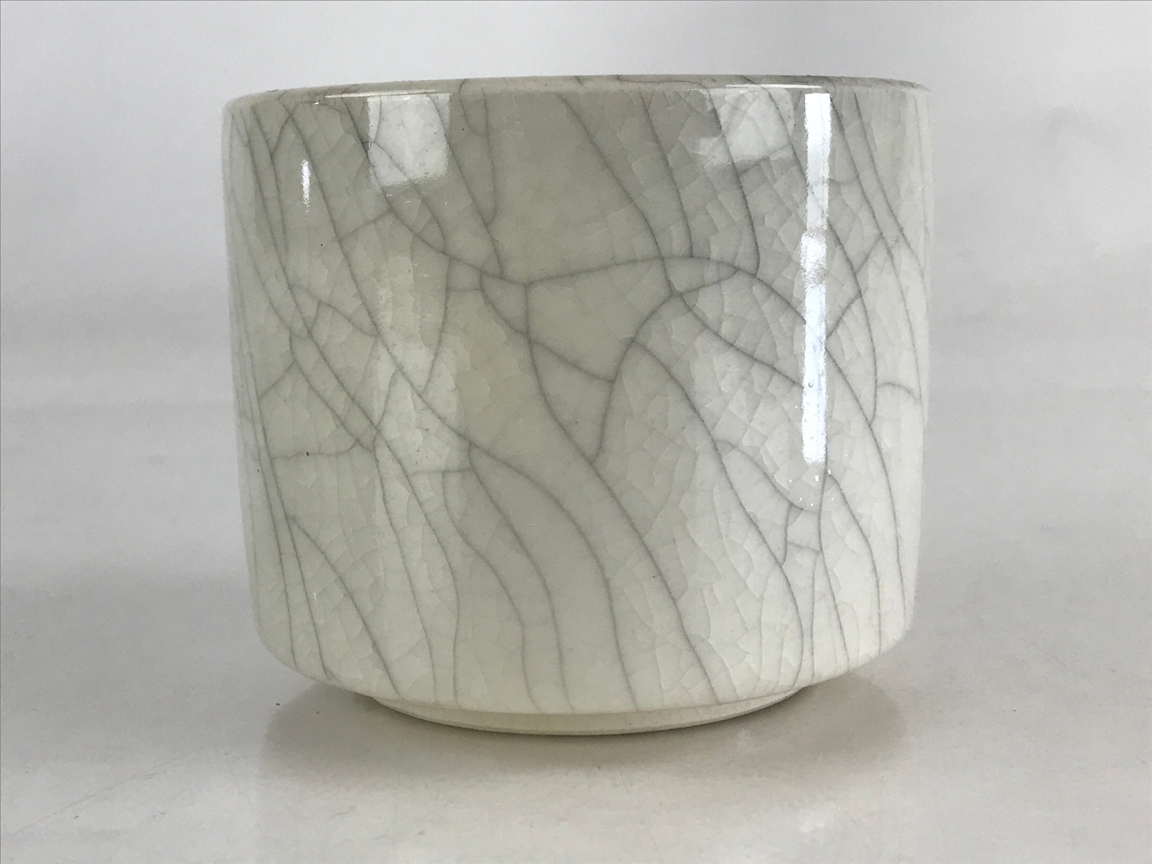 Japanese Ceramic Green Tea Bowl Vtg Chawan Tea Ceremony Matcha White GTB978