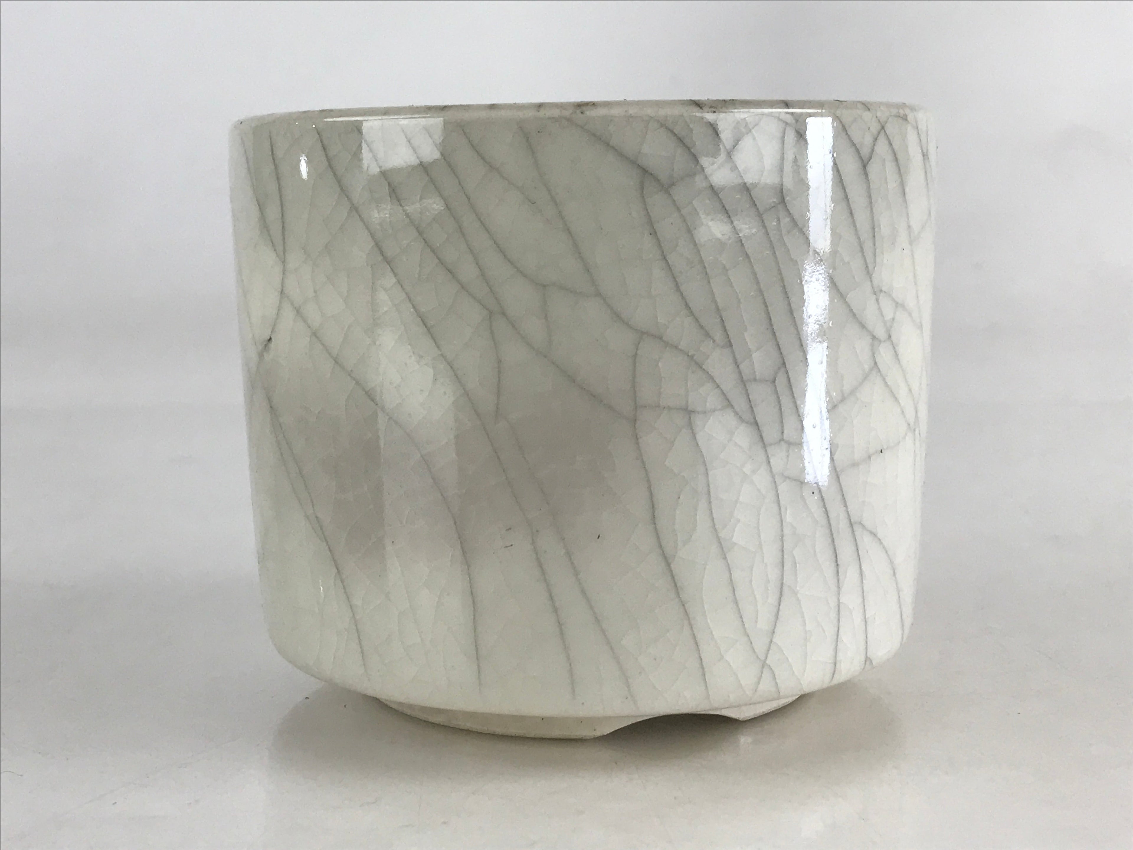Japanese Ceramic Green Tea Bowl Vtg Chawan Tea Ceremony Matcha White GTB978