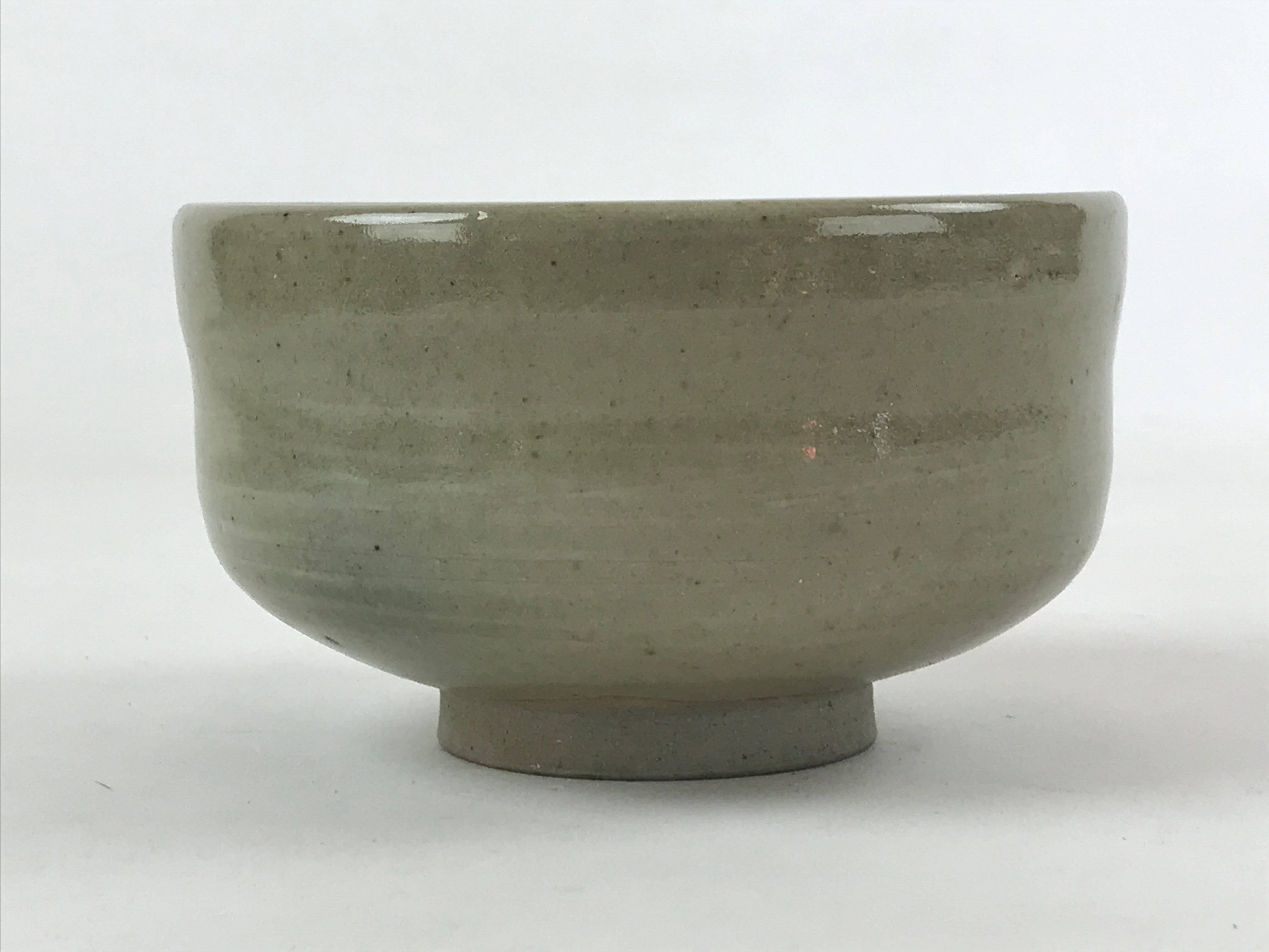 Japanese Ceramic Green Tea Bowl Vtg Light Gray White Matcha Chawan Sado GTB991