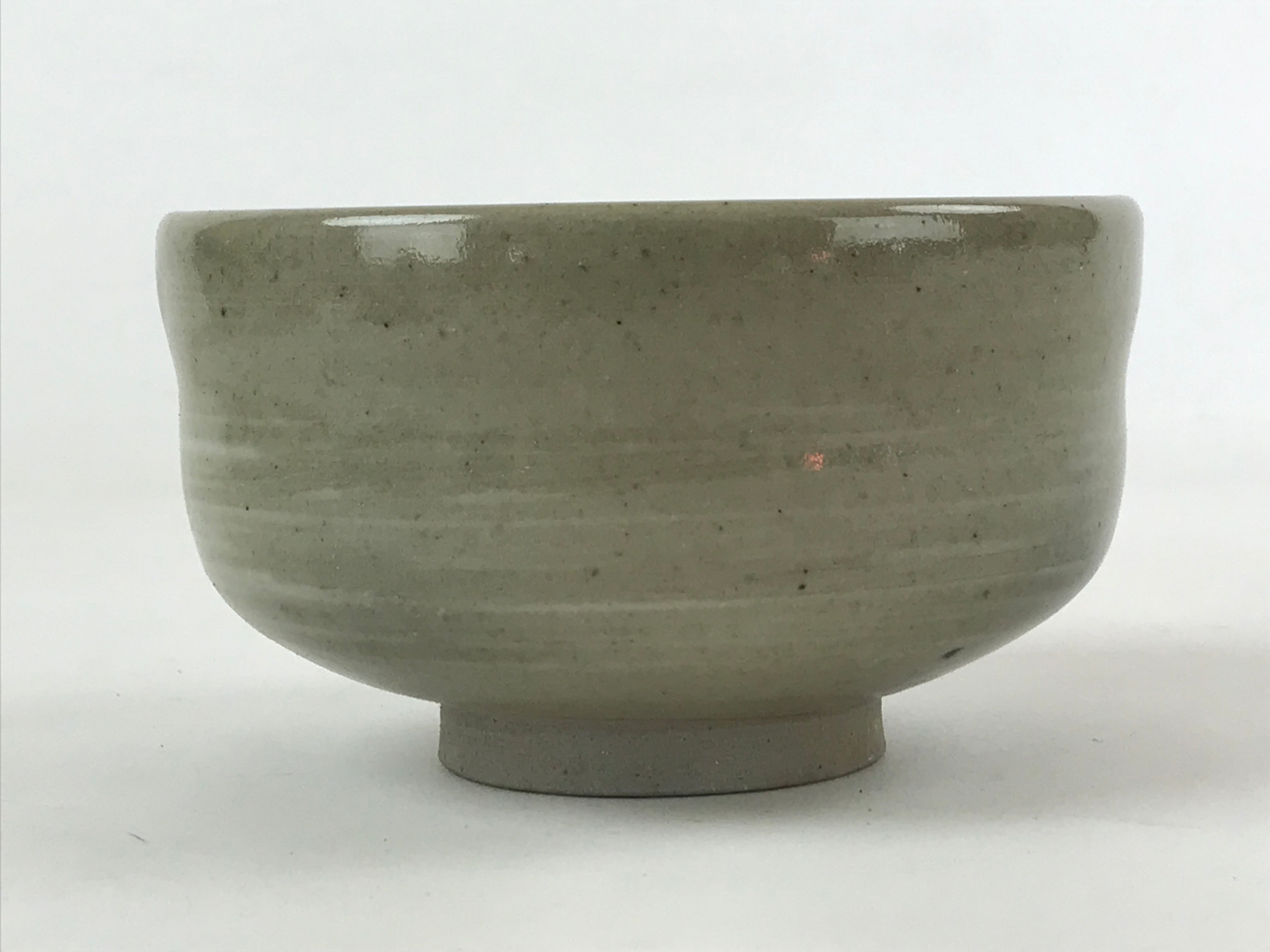 Japanese Ceramic Green Tea Bowl Vtg Light Gray White Matcha Chawan Sado GTB991