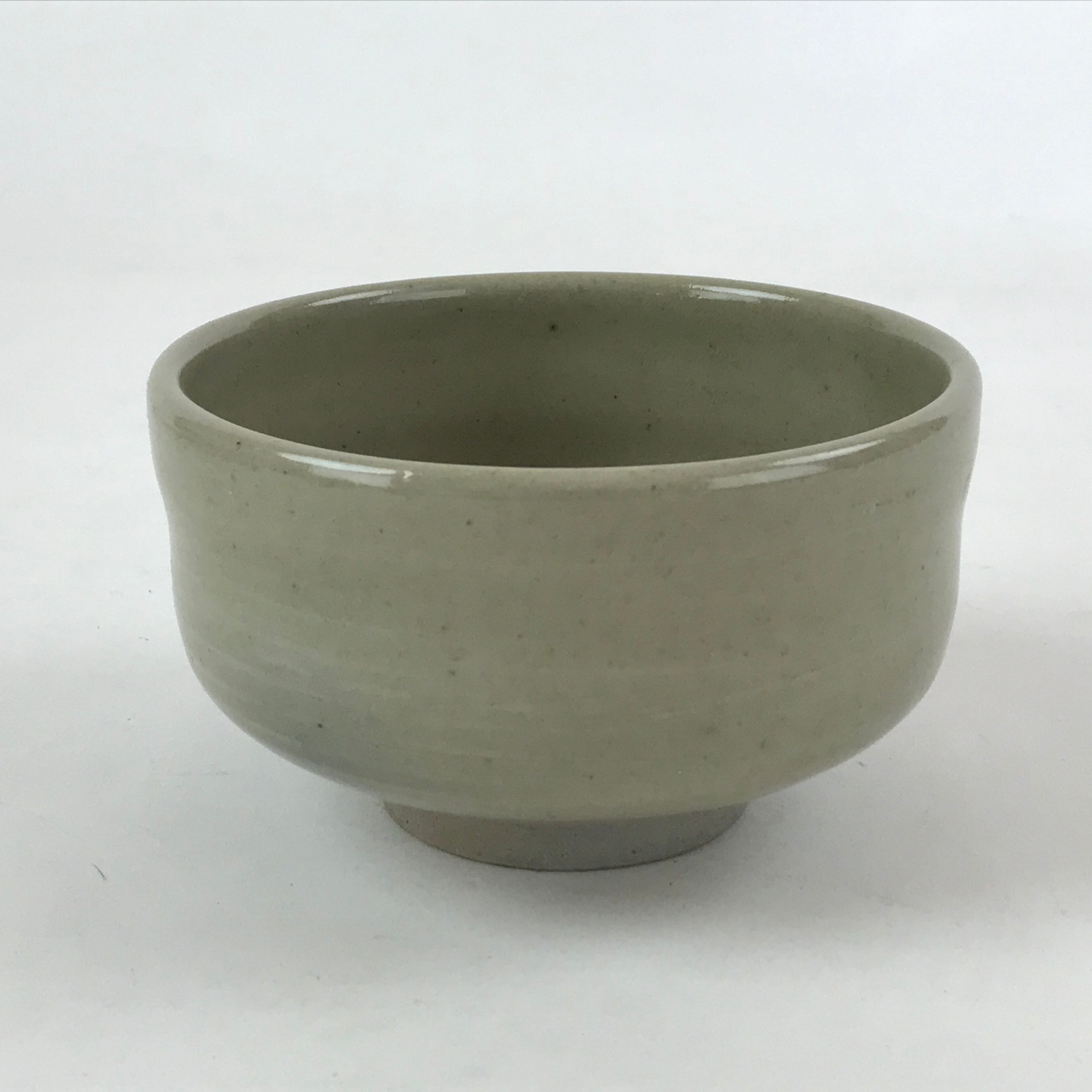 Japanese Ceramic Green Tea Bowl Vtg Light Gray White Matcha Chawan Sado GTB991