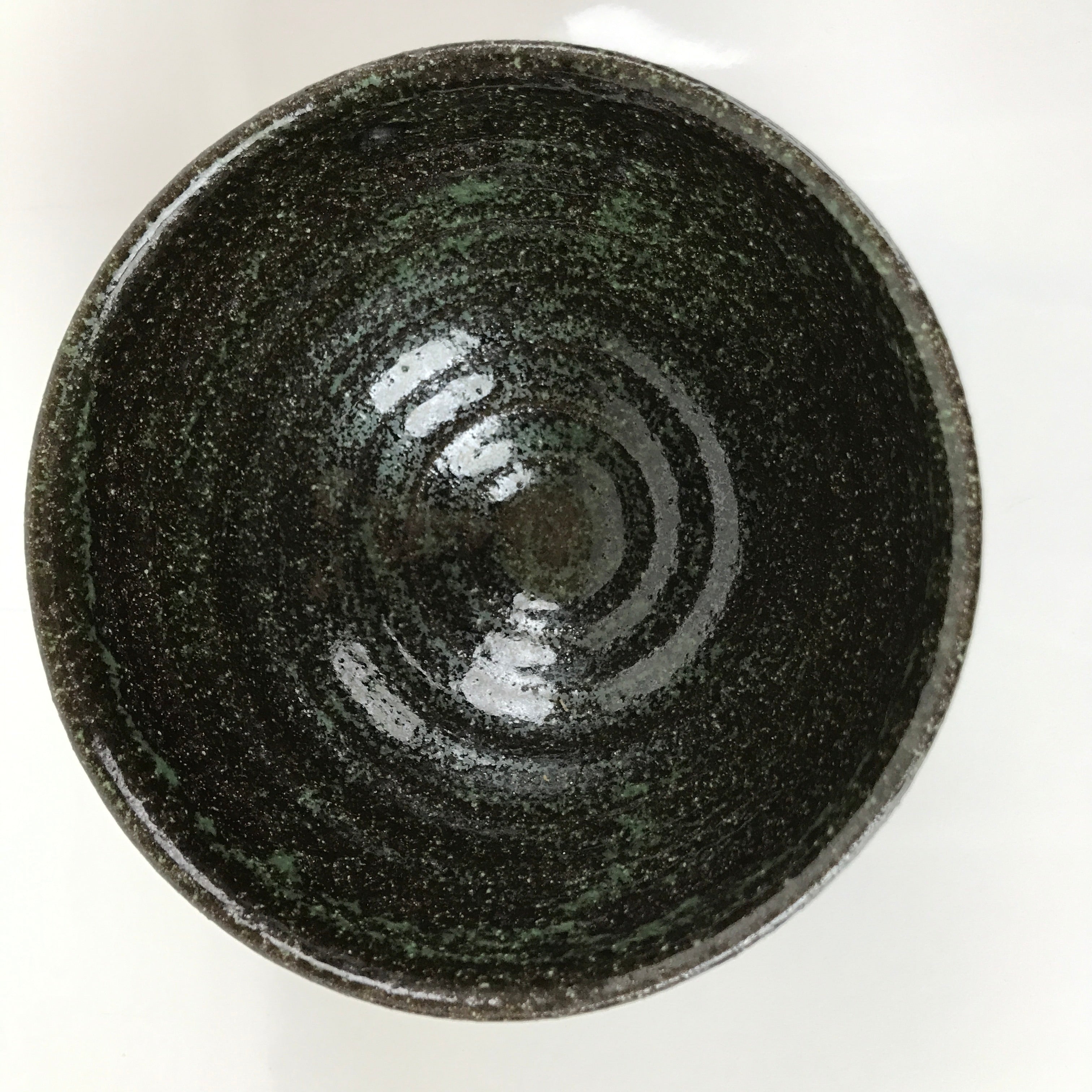Japanese Ceramic Green Tea Ceremony Bowl Chawan Dark Brown Green Speckle CHB29