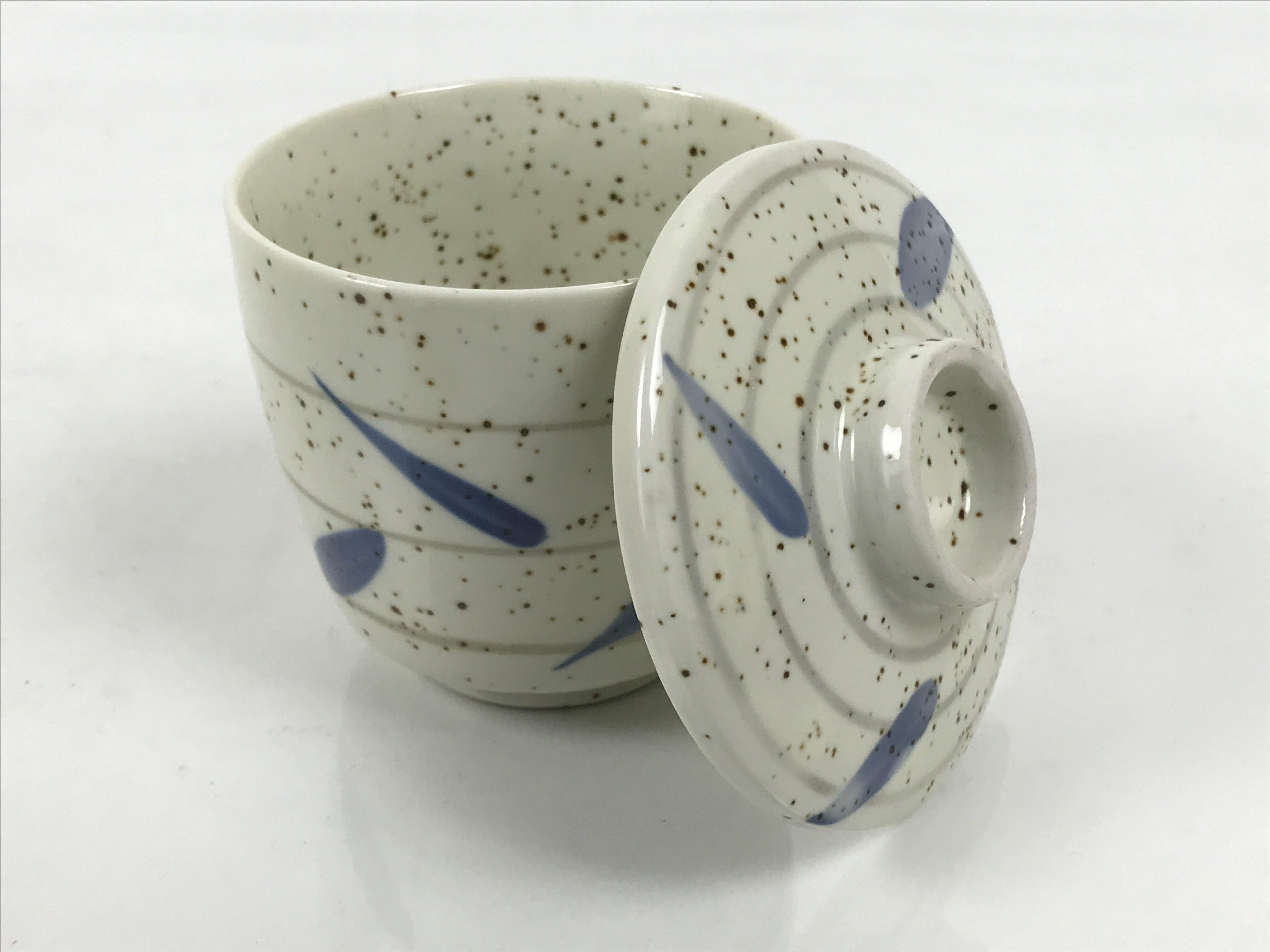 Japanese Ceramic Lidded Bowl Mushiwan Cup Pottery White Blue Bamboo Leaves Y545