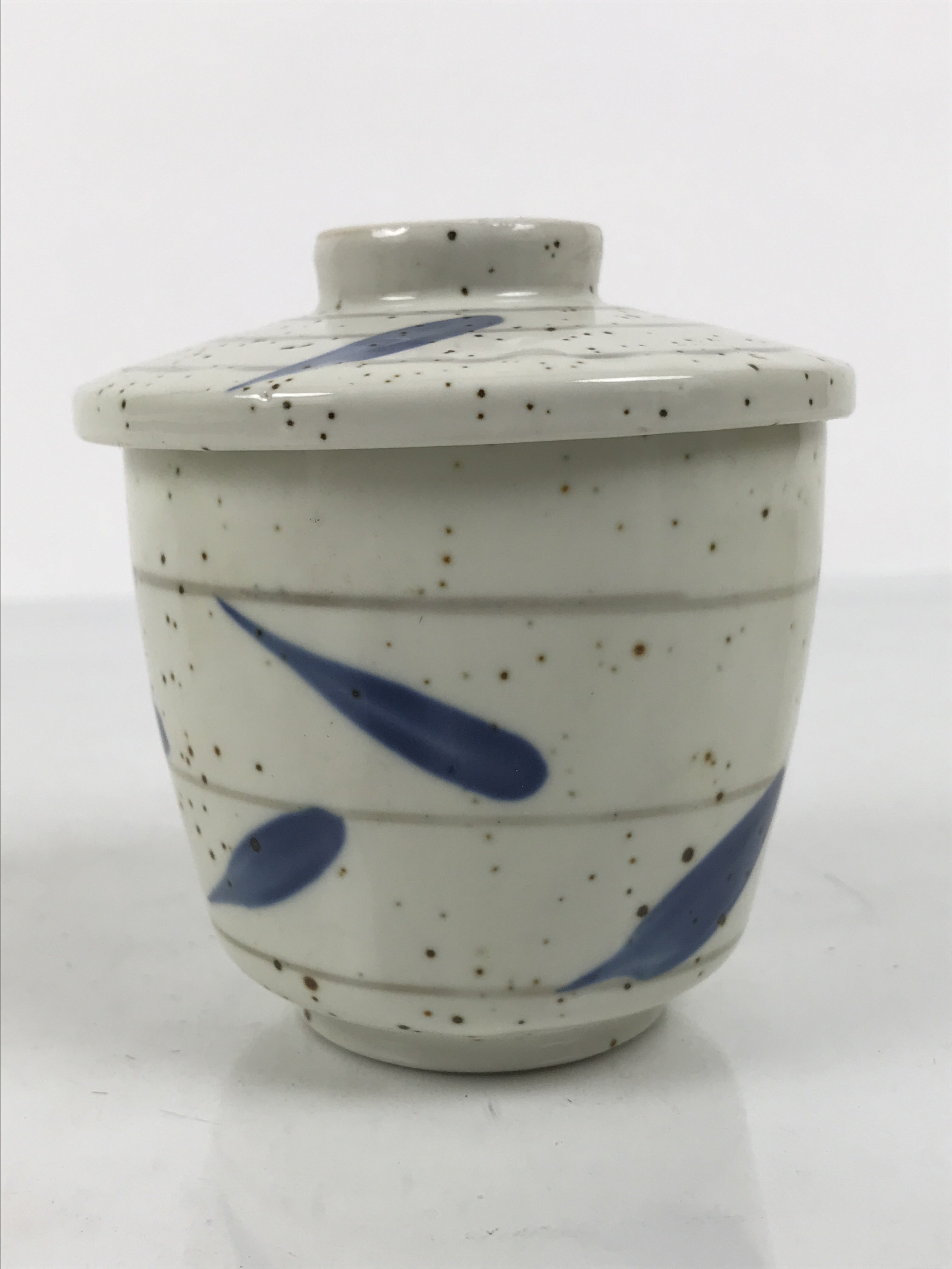 Japanese Ceramic Lidded Bowl Mushiwan Cup Pottery White Blue Bamboo Leaves Y549