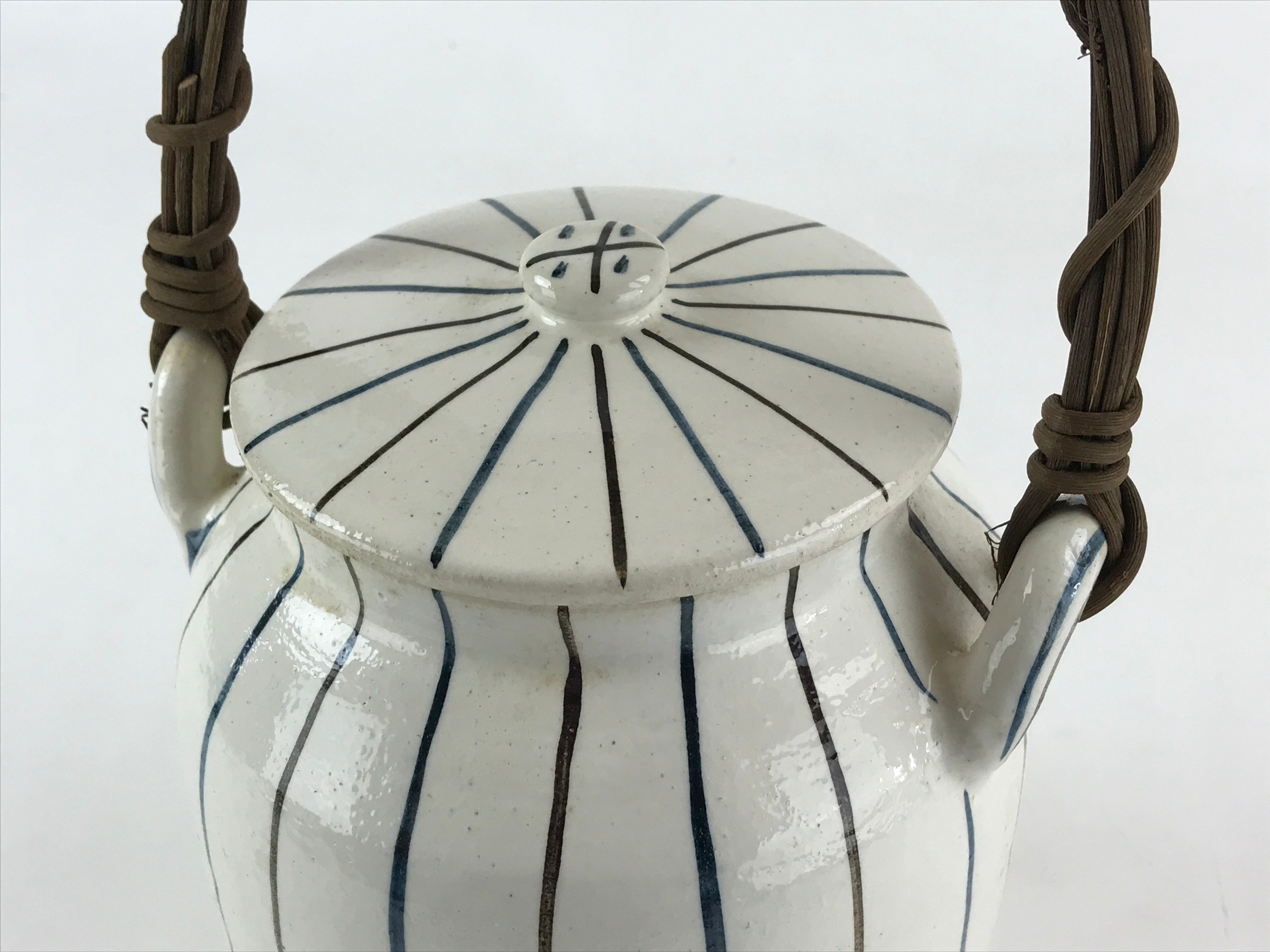 Japanese Ceramic Lidded Jar Handle Tsubo Iremono Vtg Pottery White PY451