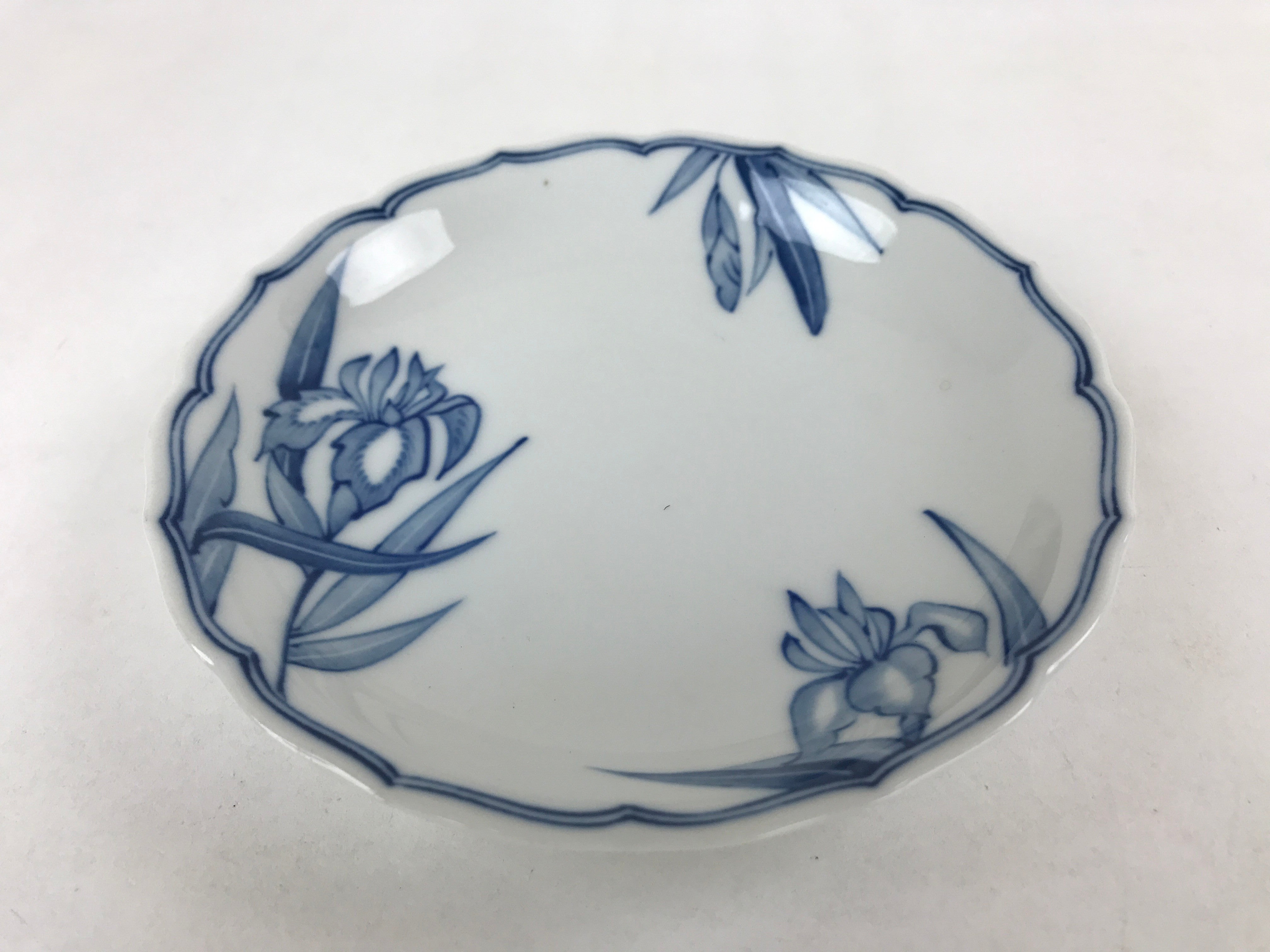 Japanese Ceramic Plate Vtg Ayame Iris Flower White Blue Floral Porcelain PY609