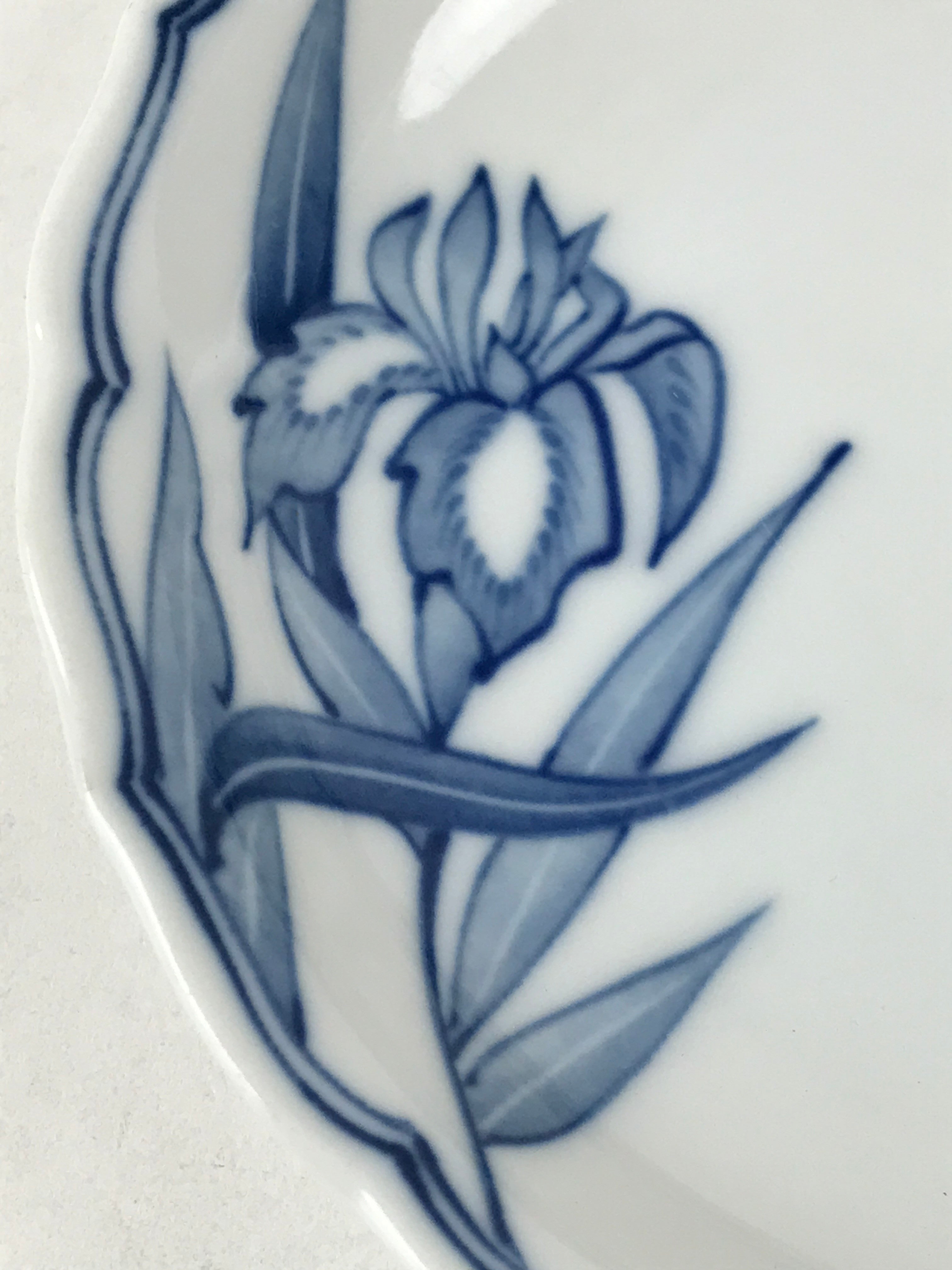 Japanese Ceramic Plate Vtg Ayame Iris Flower White Blue Floral Porcelain PY609