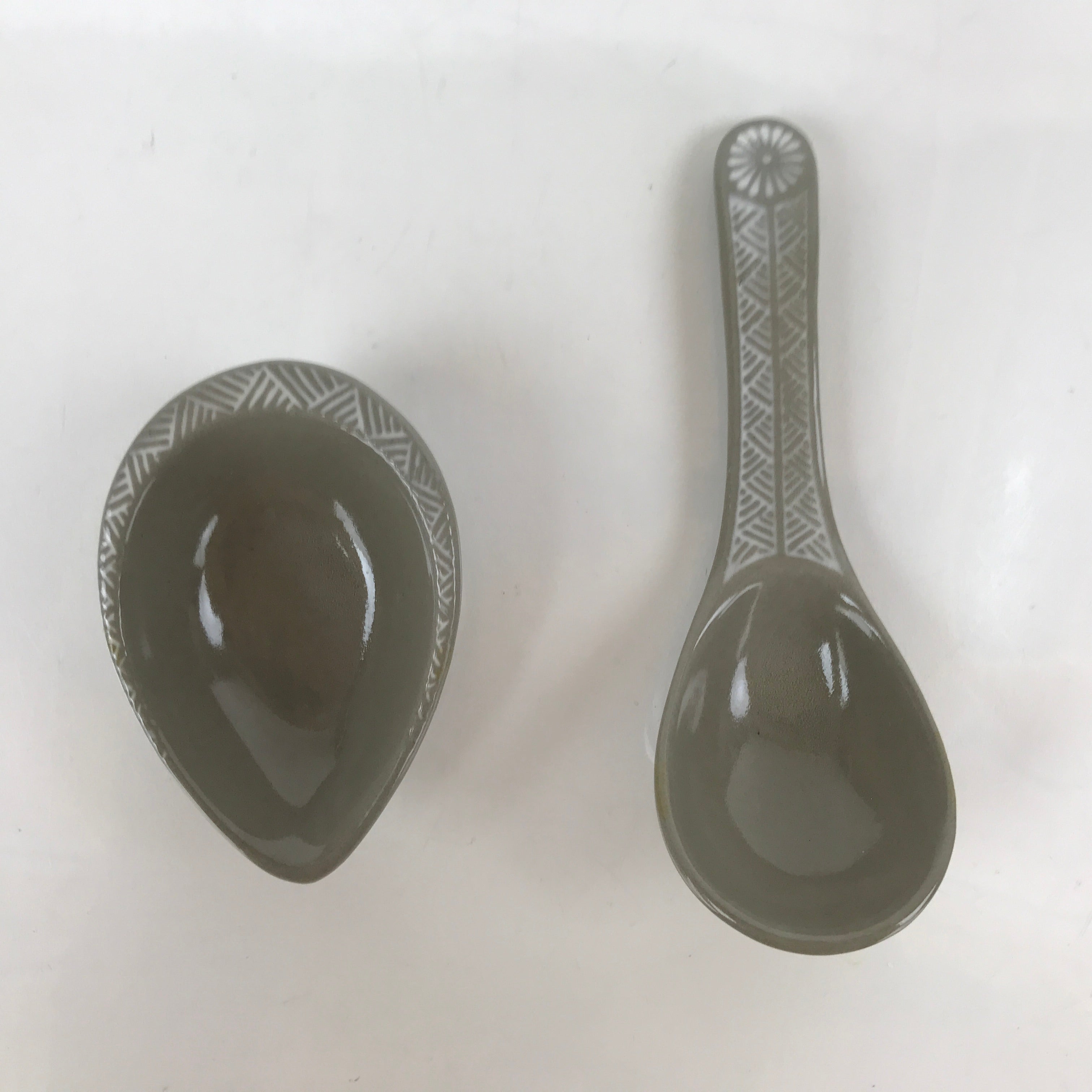 Japanese Ceramic Renge Spoon W/Stand Vtg Nabe Ramen Noodle Soup Gray PY884