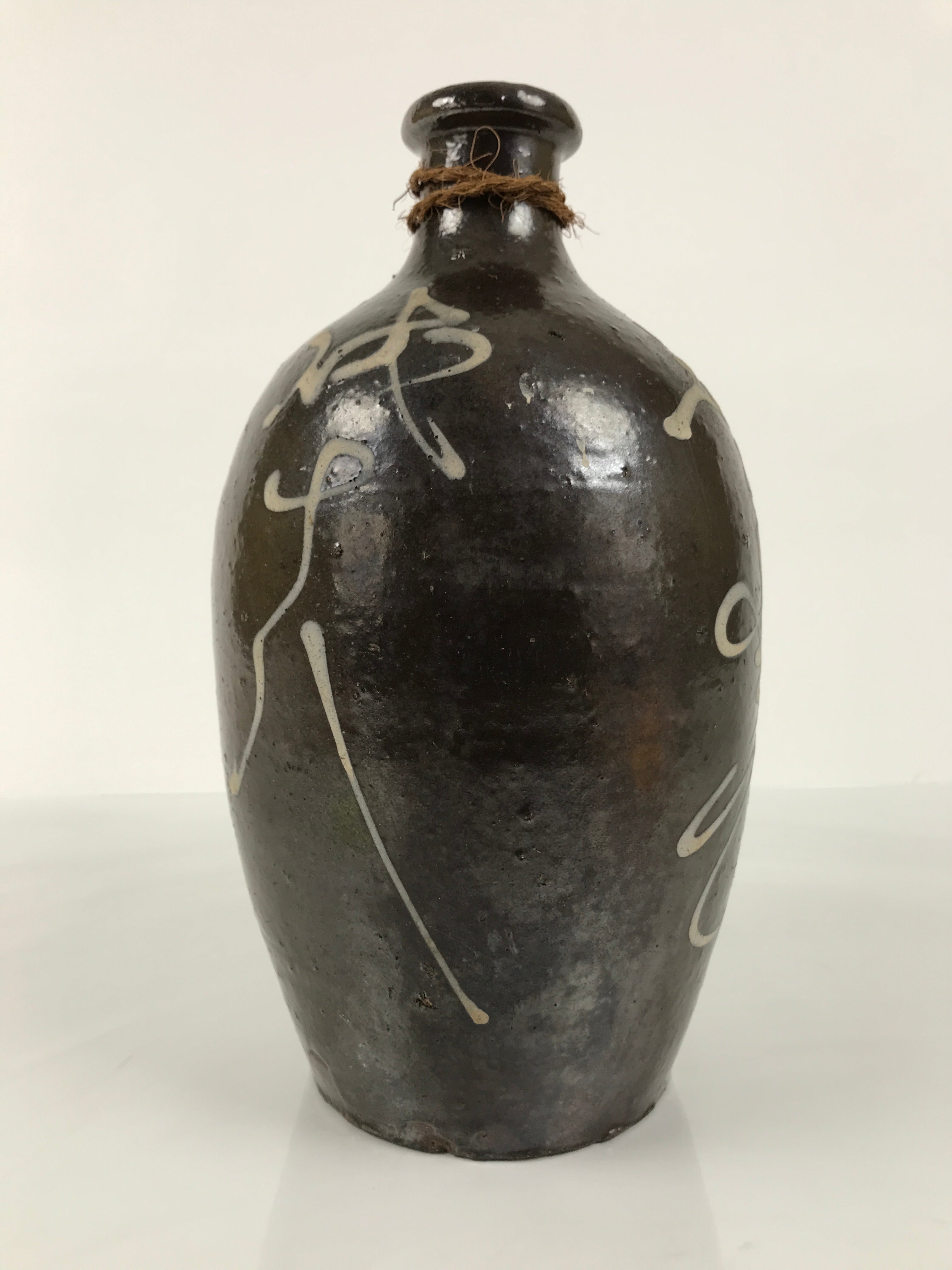 Japanese Ceramic Sake Bottle Kayoi-Tokkuri Vtg Brown Round Beige Spout TS879