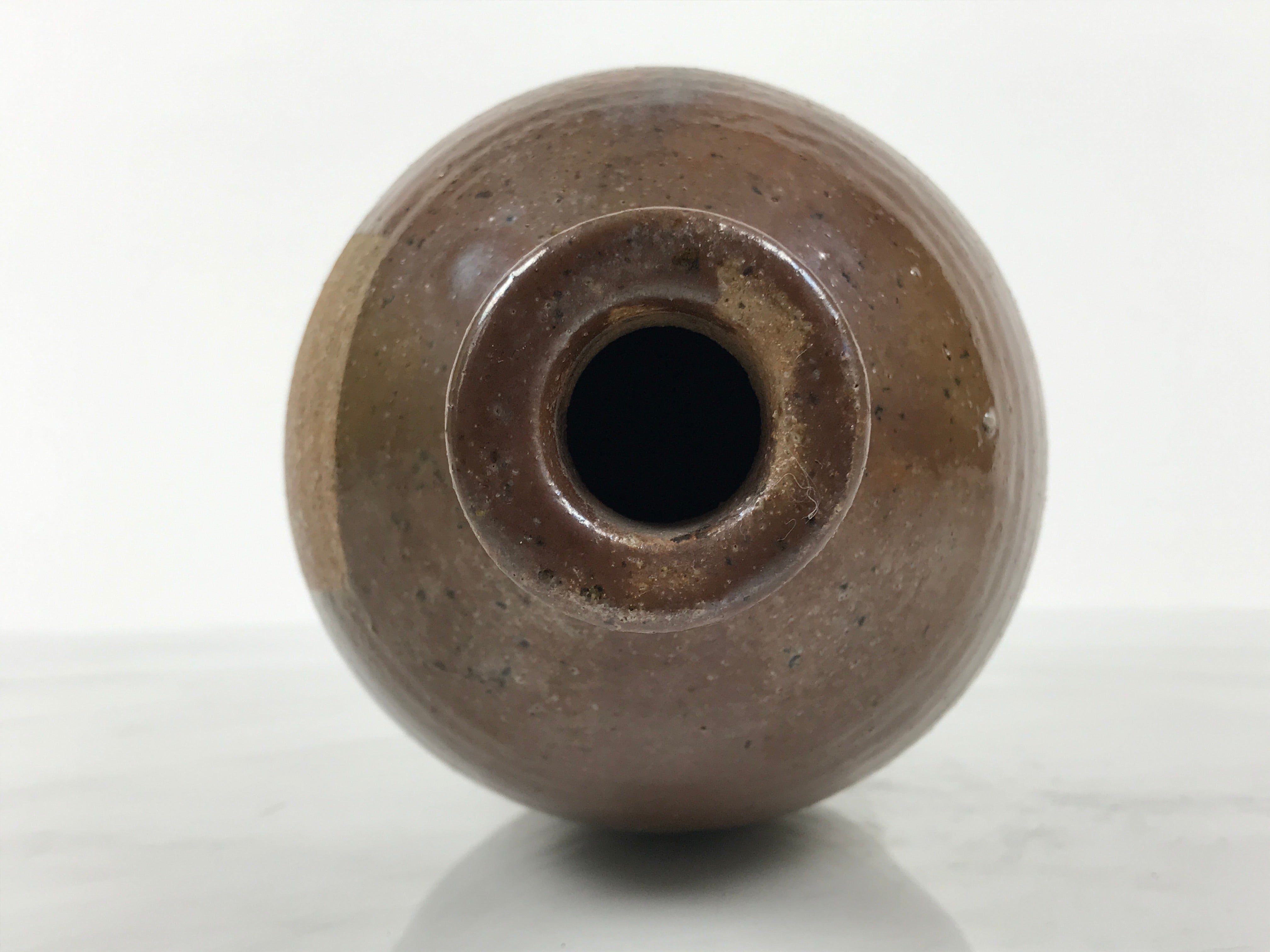 Japanese Ceramic Sake Bottle Kayoi-Tokkuri Vtg Brown Round Wax Resist TS870