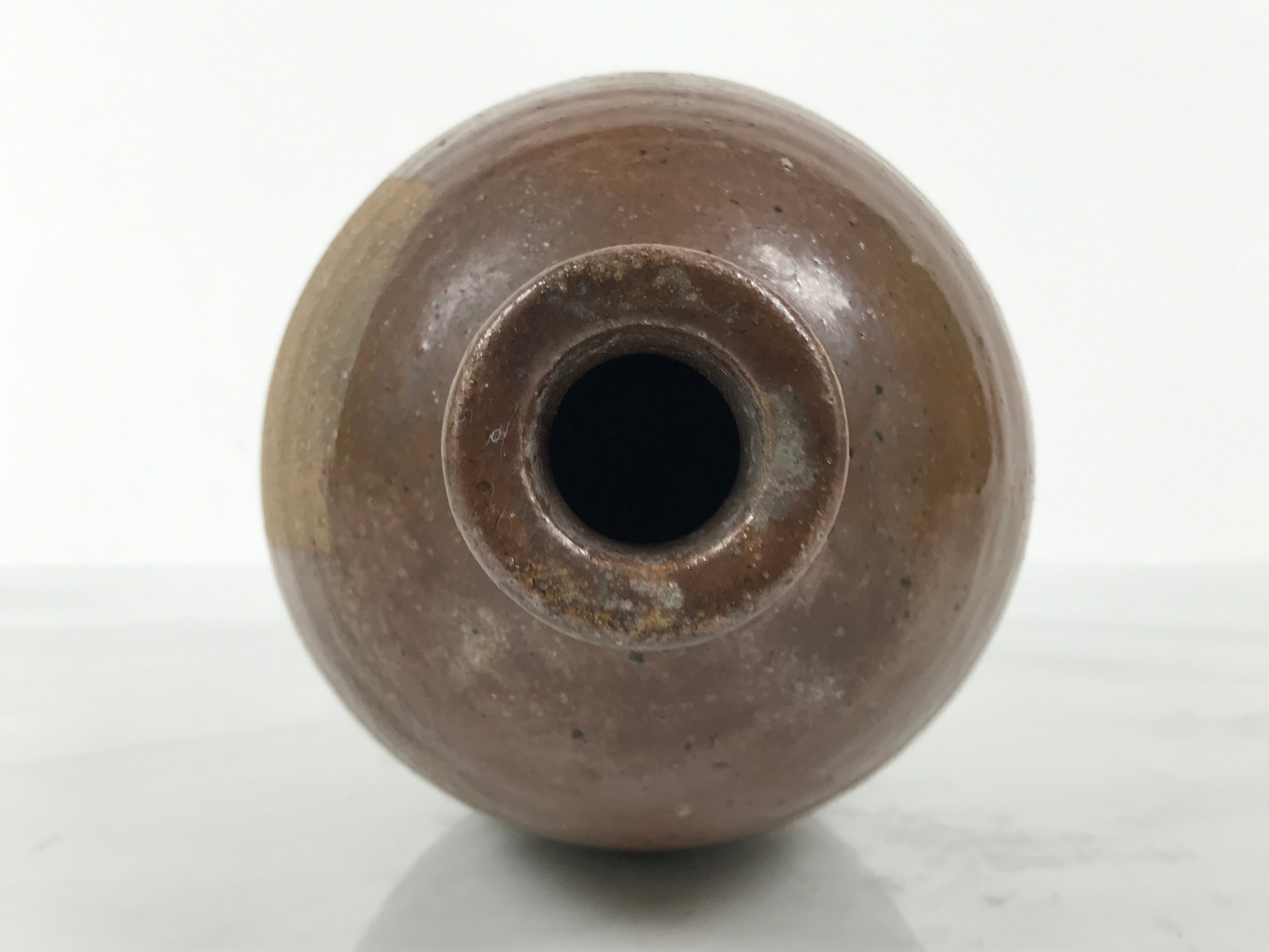 Japanese Ceramic Sake Bottle Kayoi-Tokkuri Vtg Brown Round Wax Resist TS875