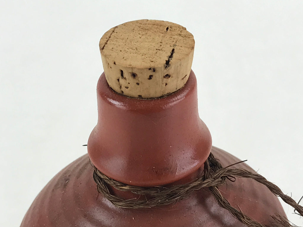 Japanese Ceramic Sake Bottle Sake Cup Set Tokkuri Sakebin Kanji Hidamusume TS537