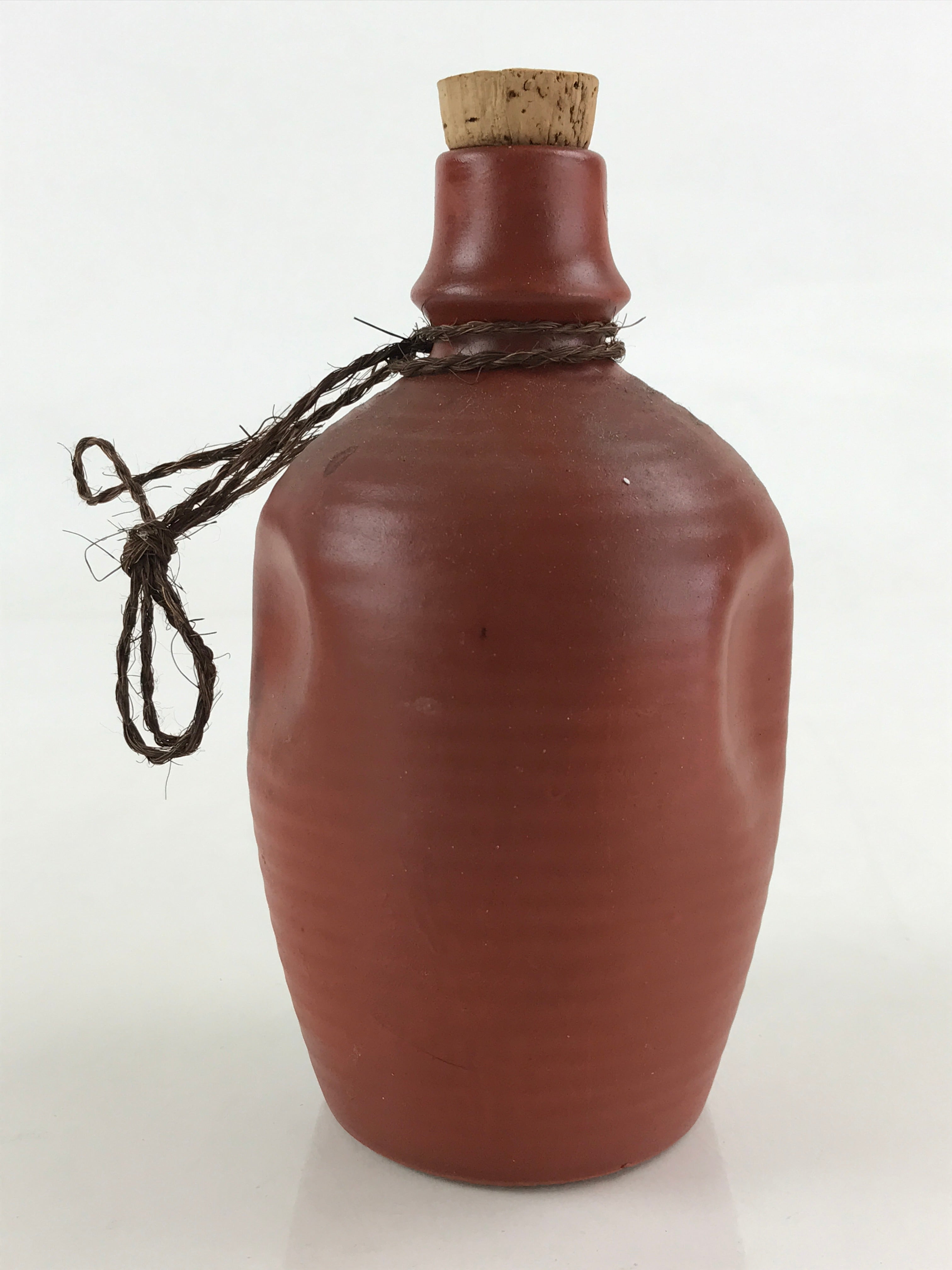 Japanese Ceramic Sake Bottle Sake Cup Set Tokkuri Sakebin Kanji Hidamusume TS537
